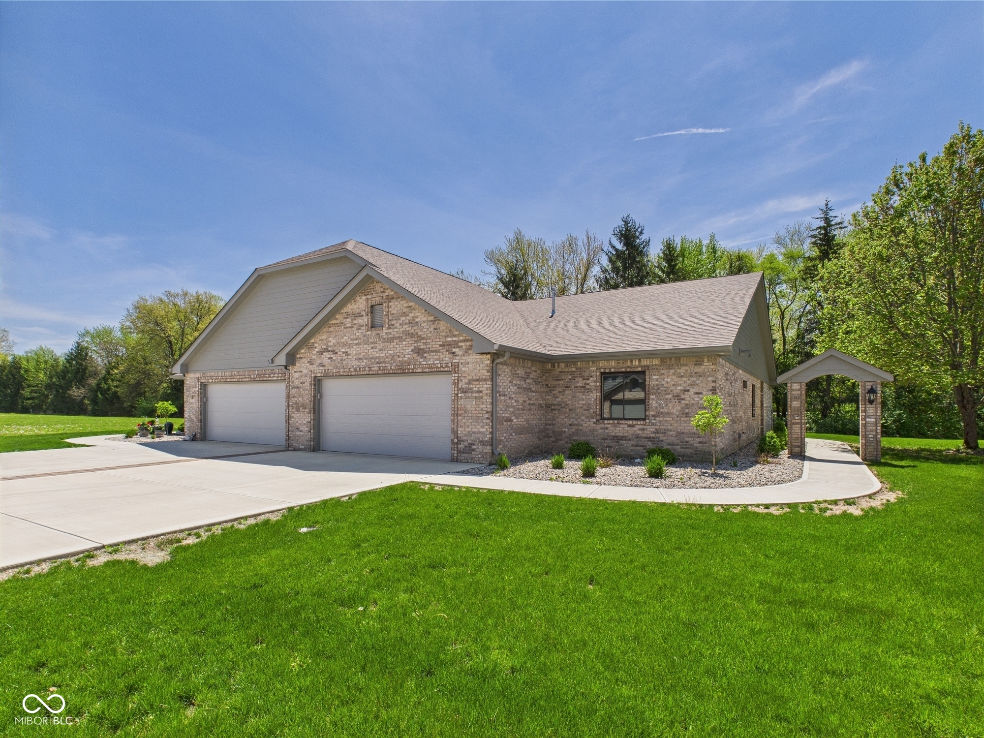 2327 Mimosa Lane
