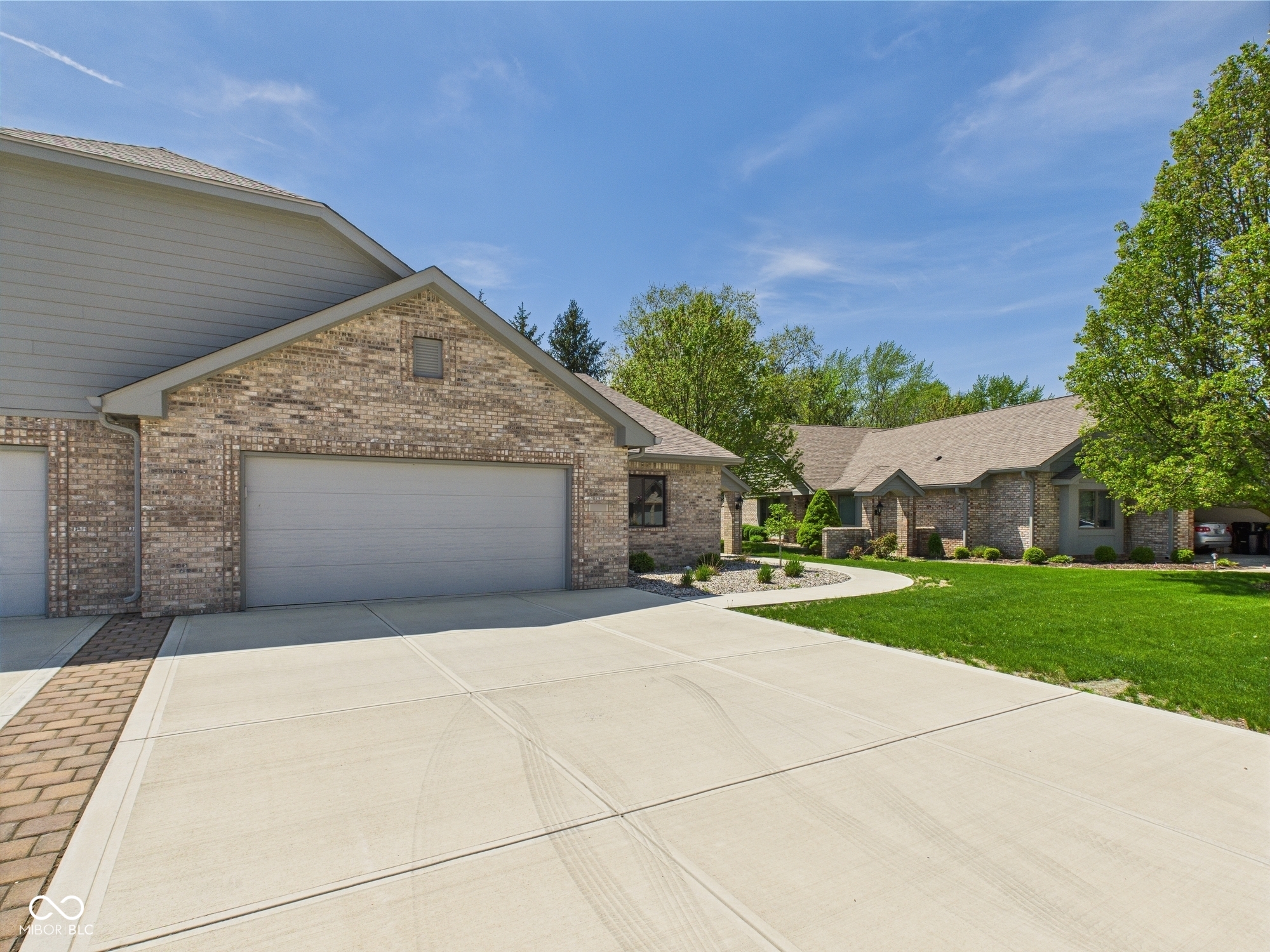 2327 Mimosa Lane