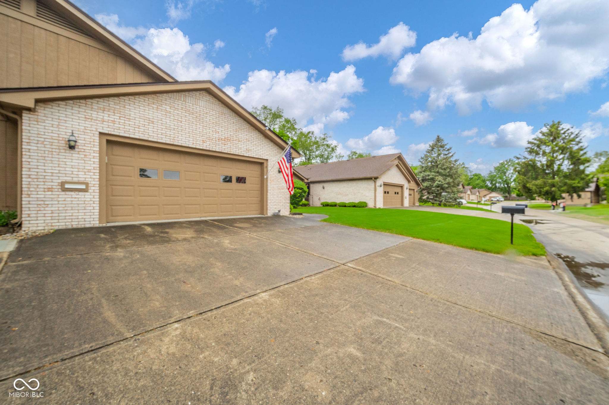 3537 Woodglen Way