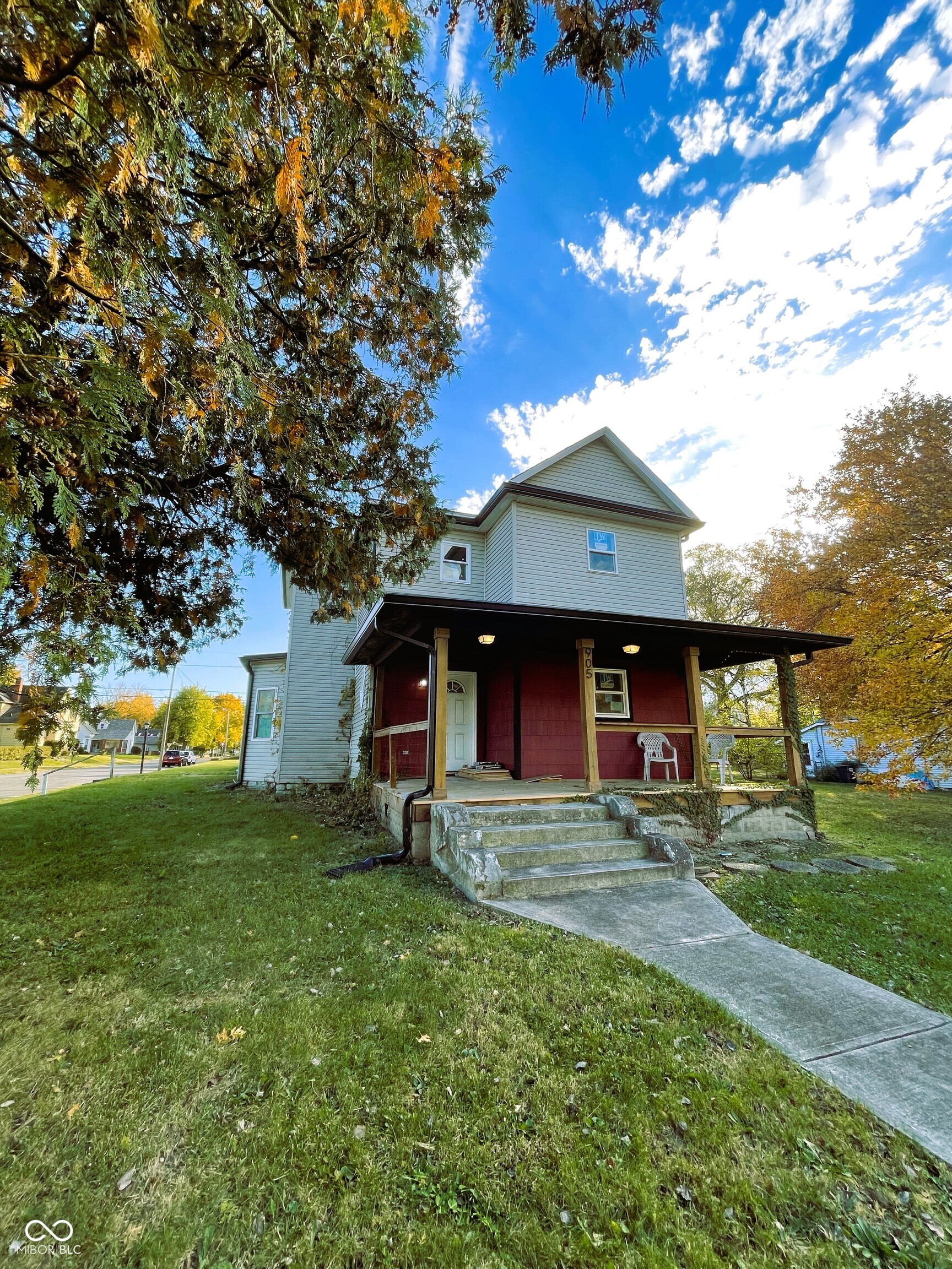 905 W 3rd Street