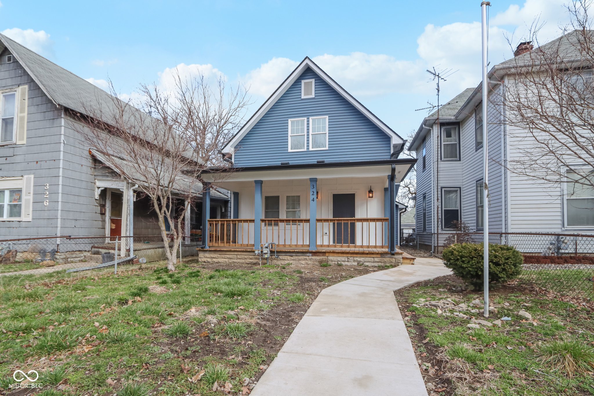 324 W 7th Street