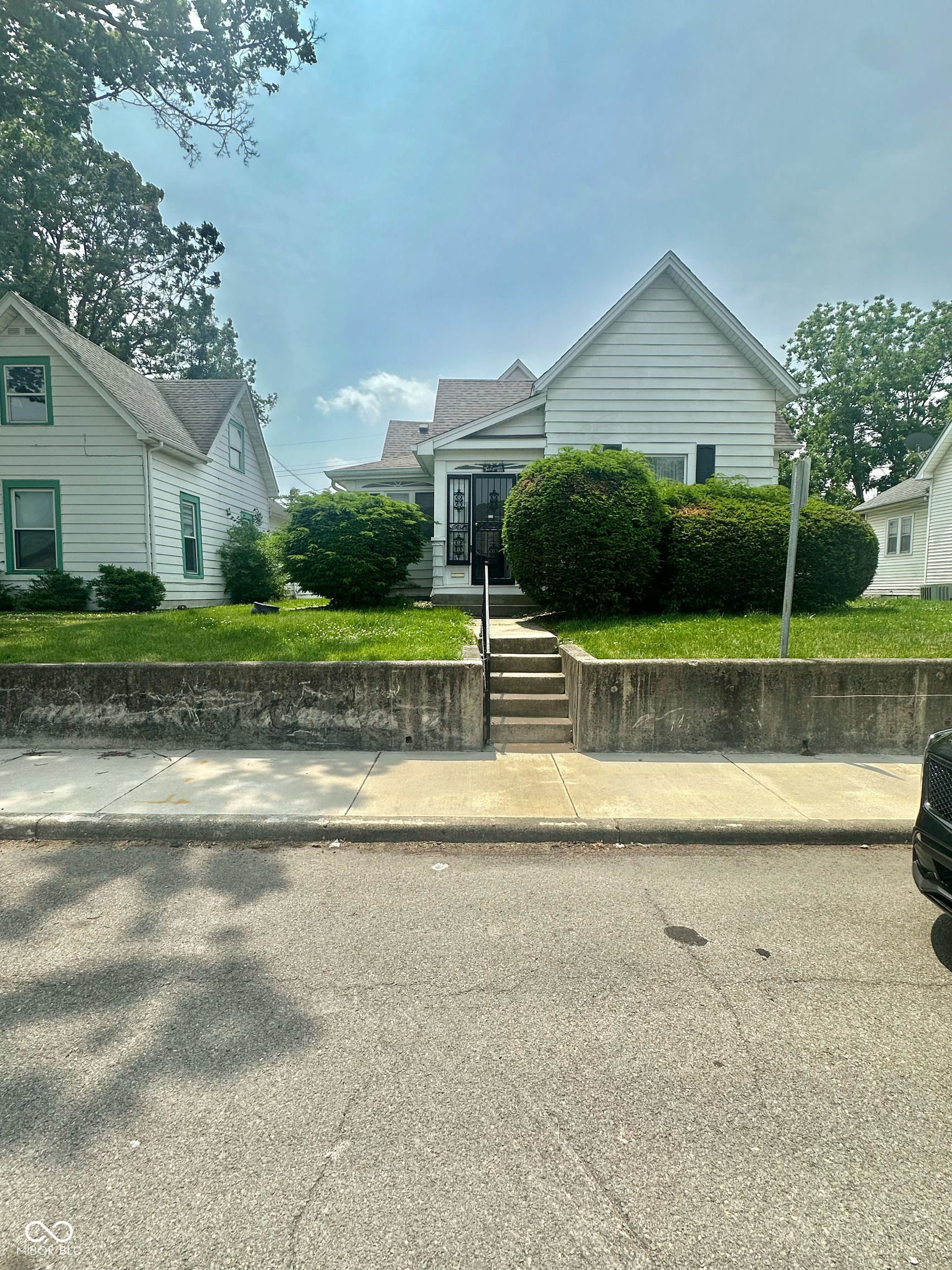 803 W 12th Street
