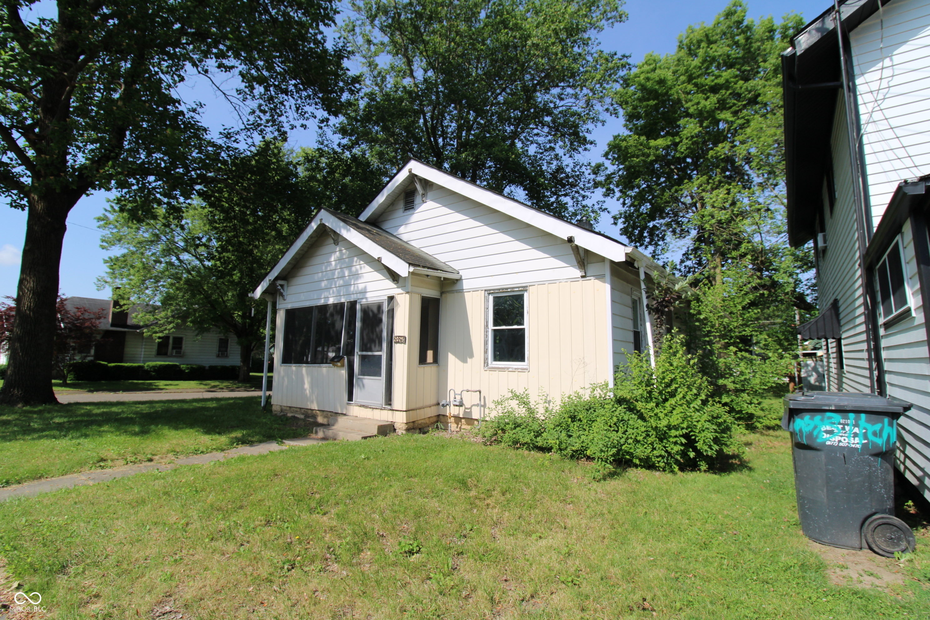 2025 Fairview Street