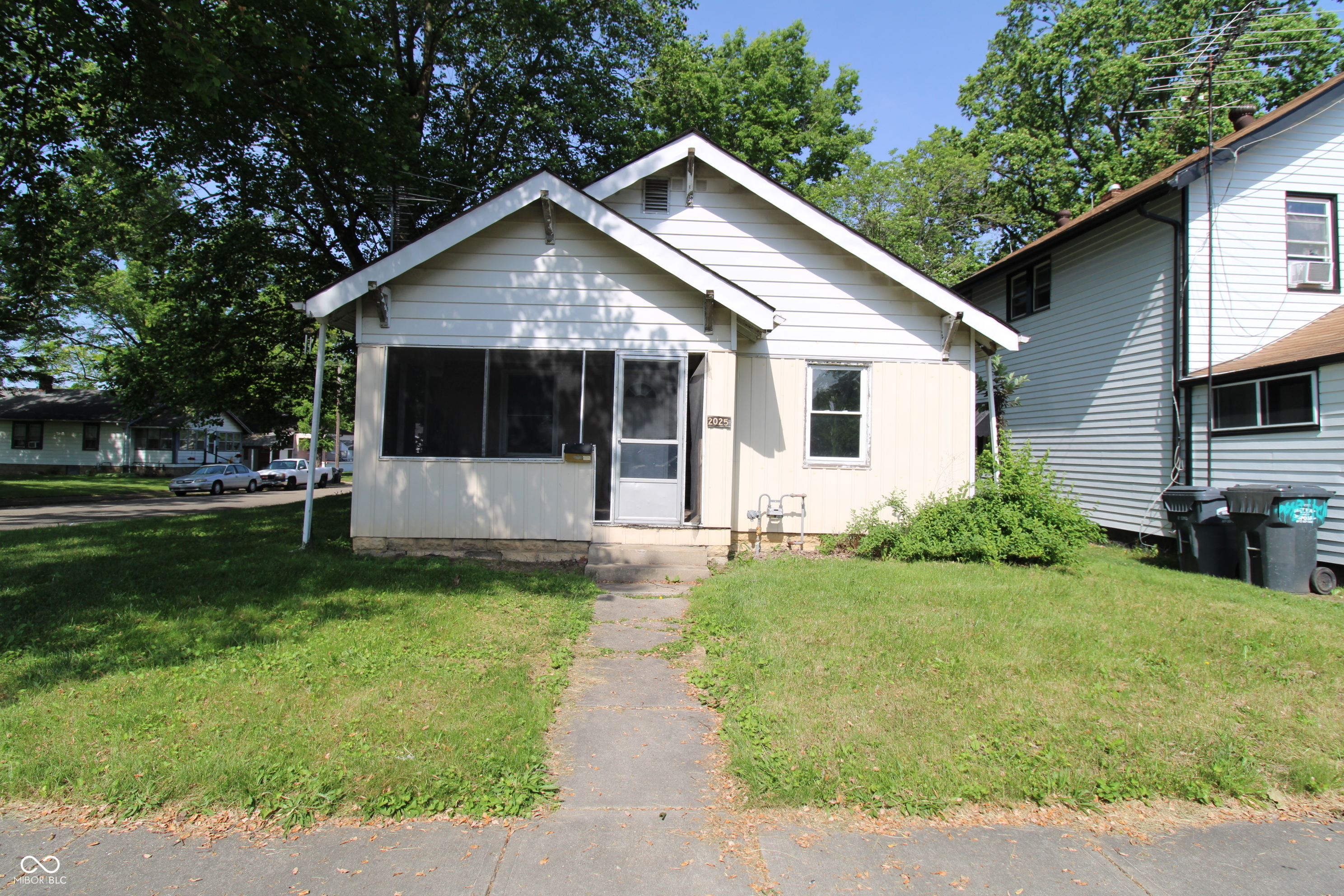 2025 Fairview Street