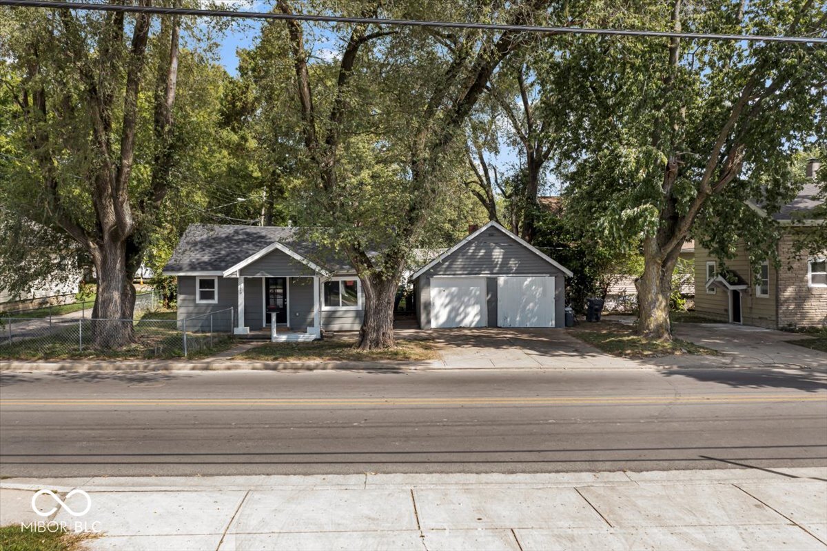 220 E 29th Street