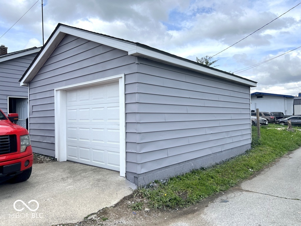 2924 Main Street