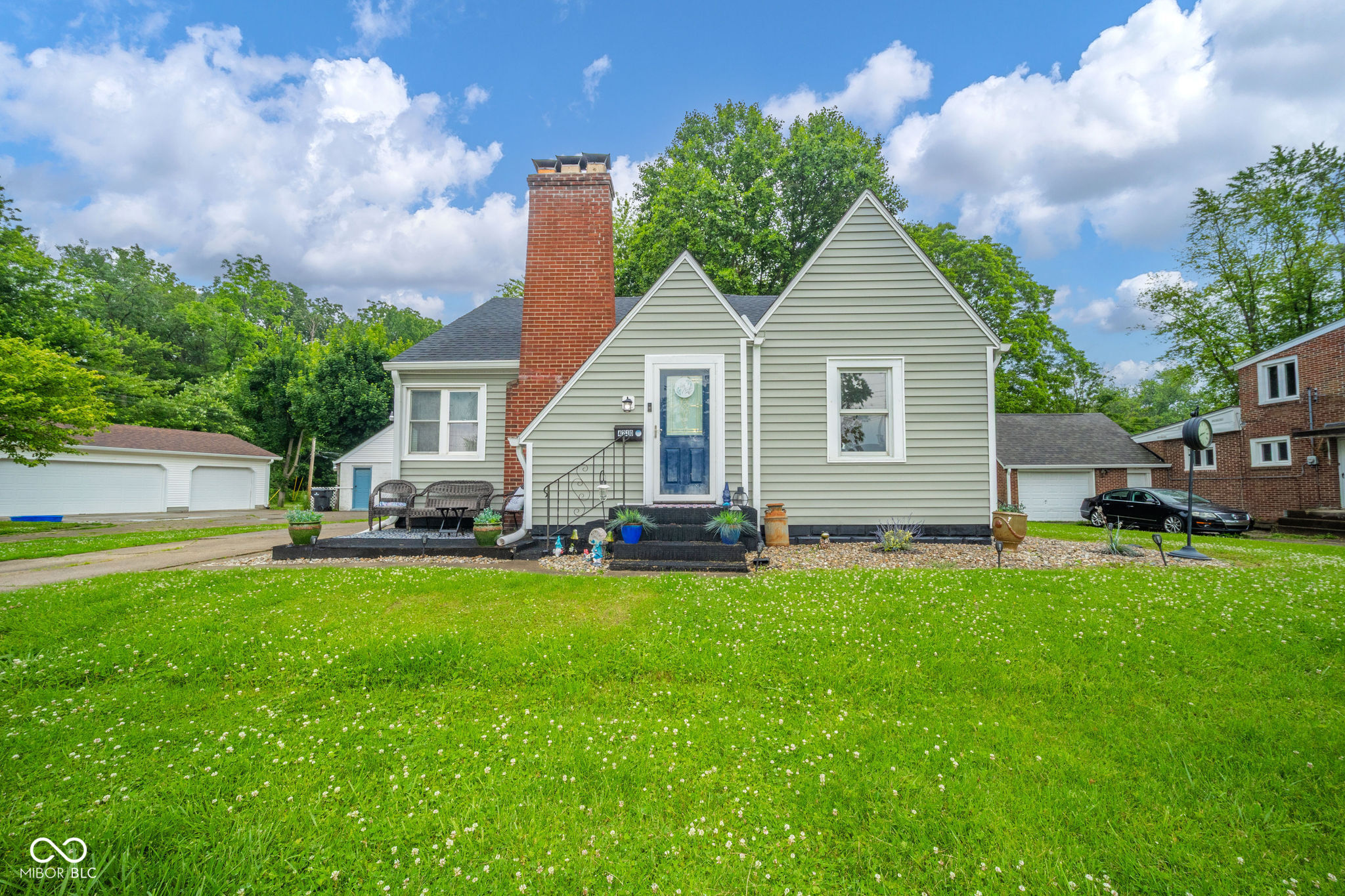 4210 Main Street