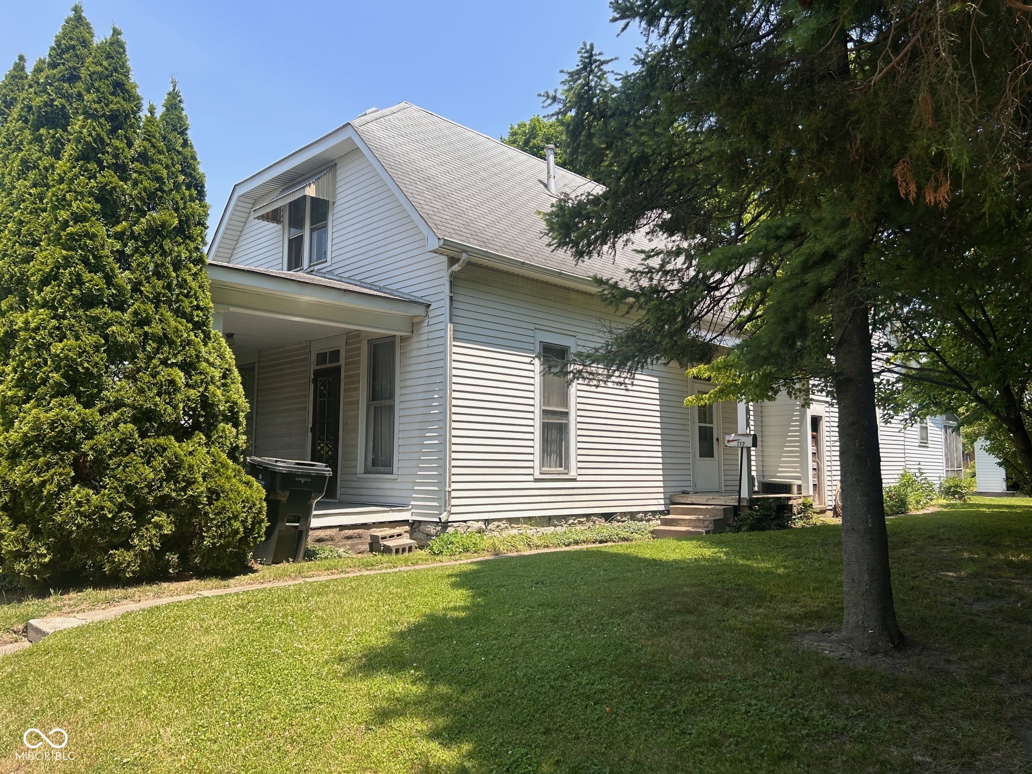 712 Cottage Avenue