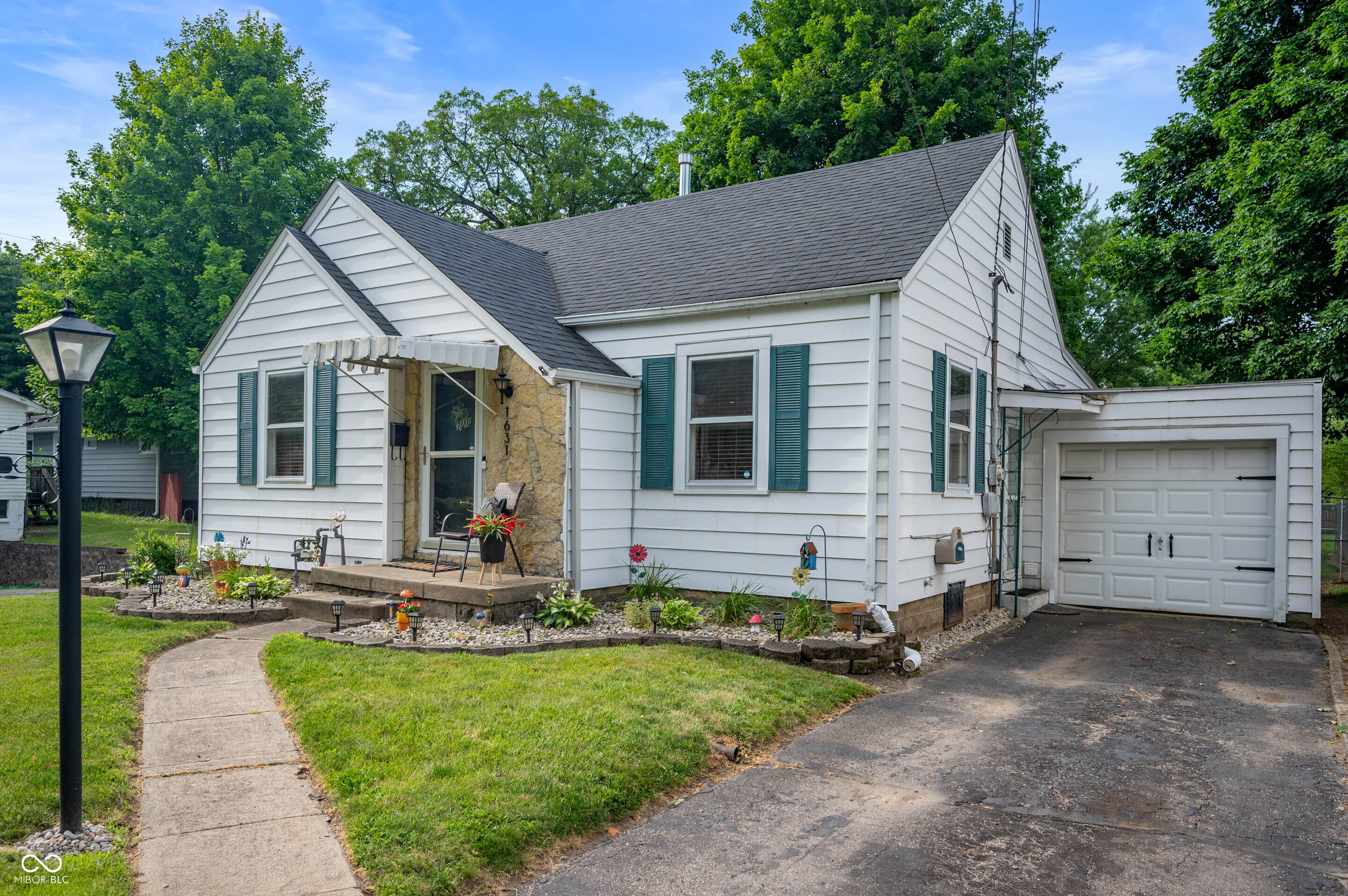 1631 E 8th Street