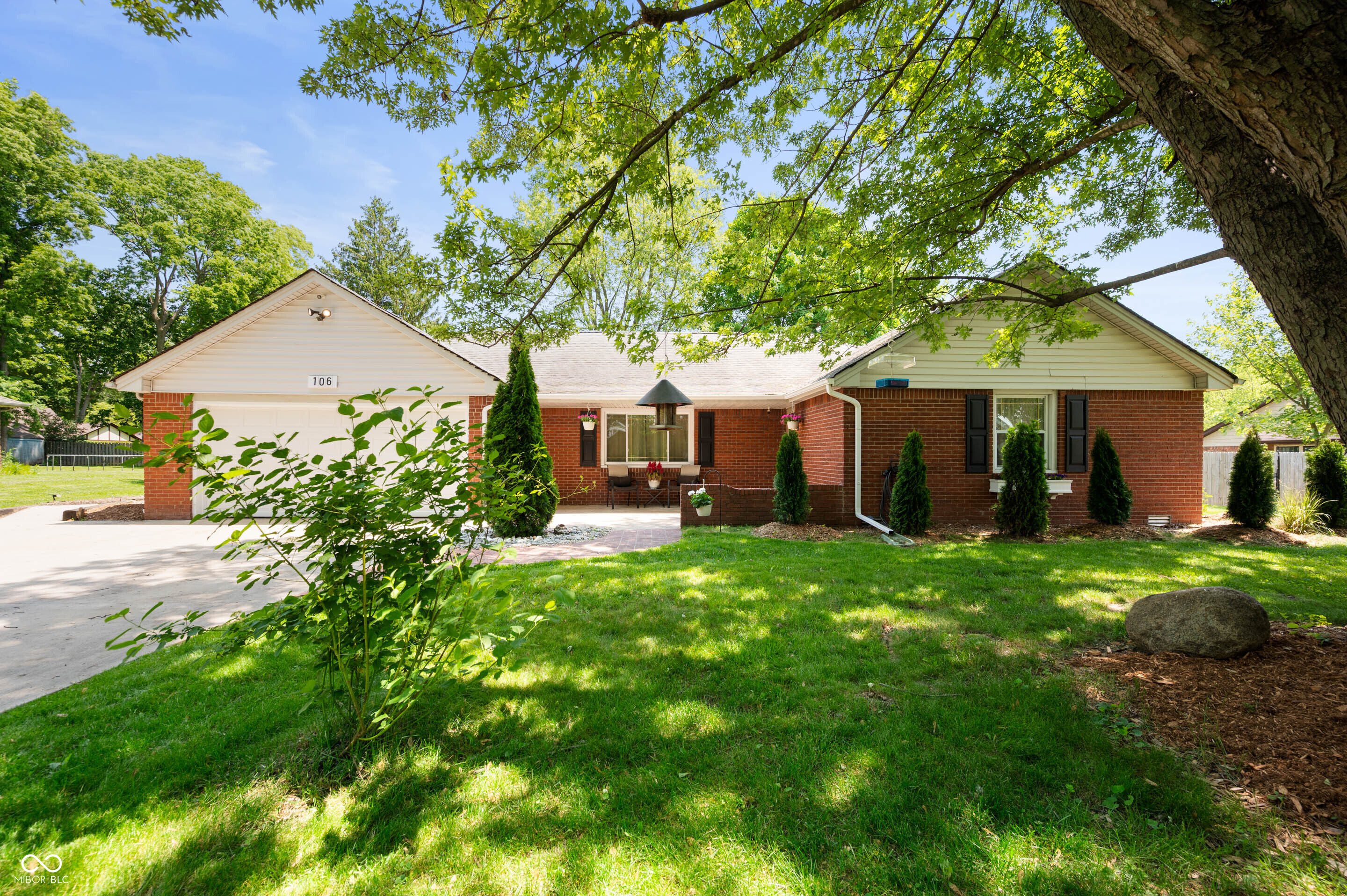 106 N Jamalee Way