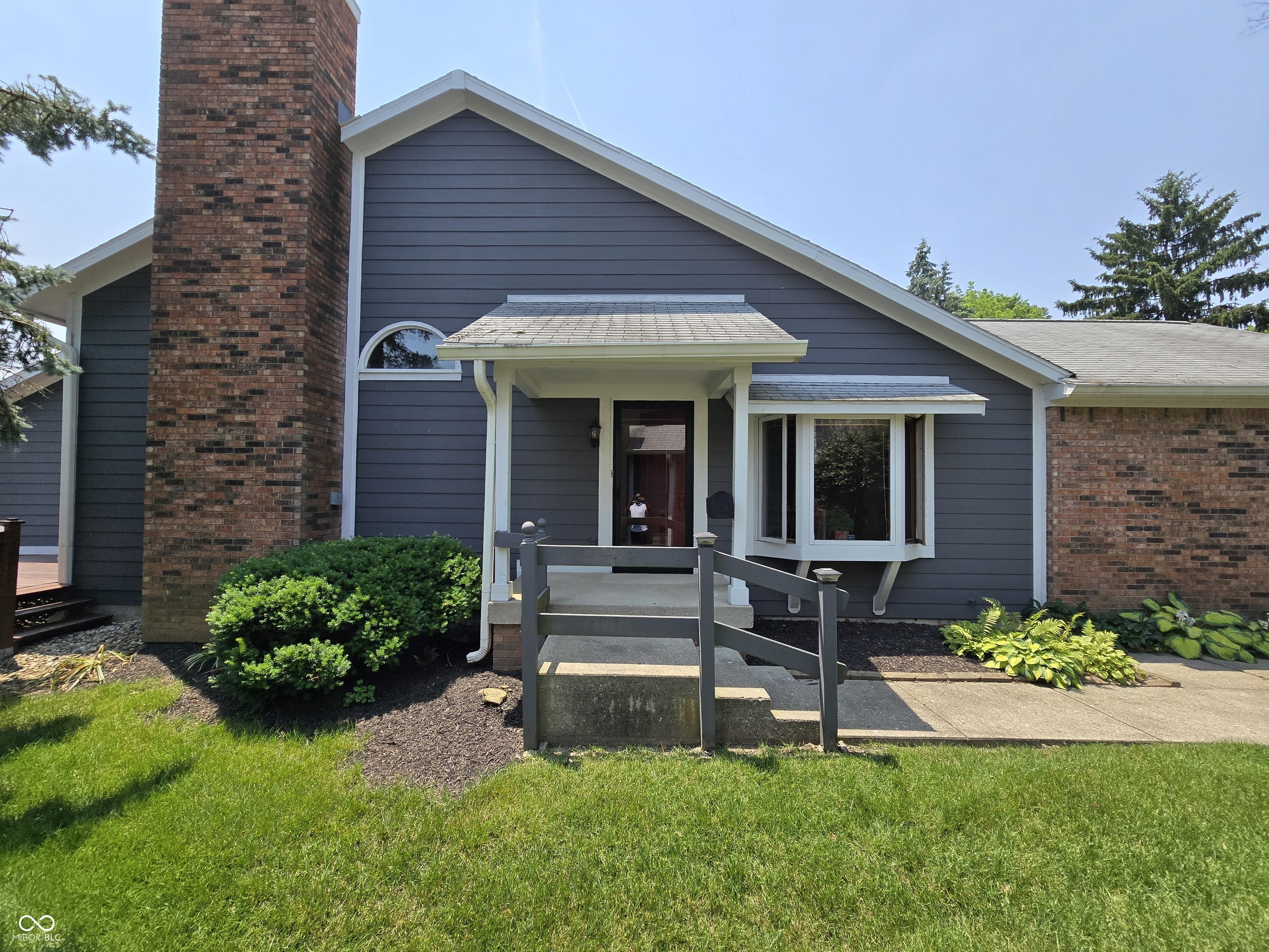 8055 Foxchase Drive