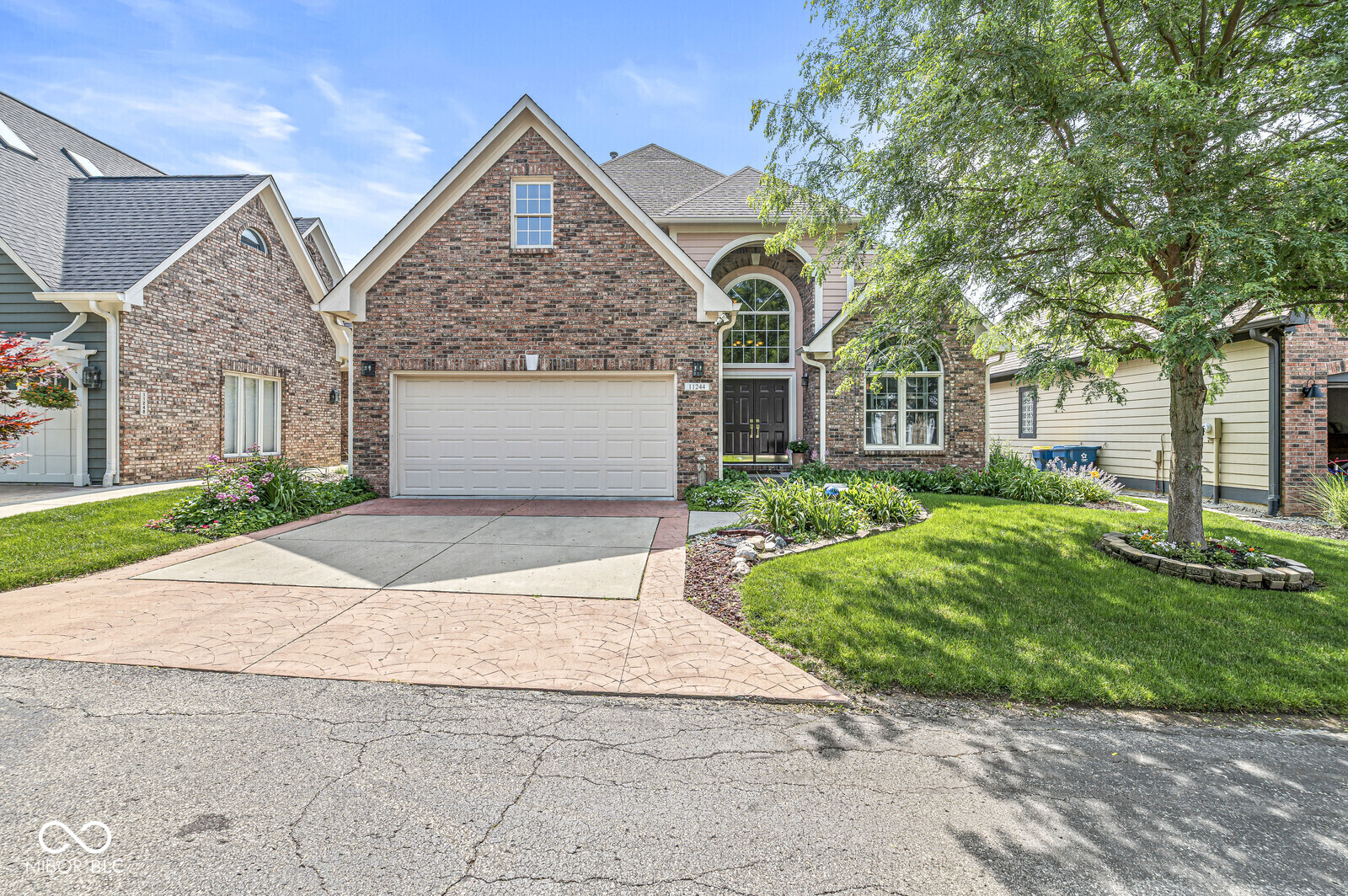 11244 Blackwalnut Point