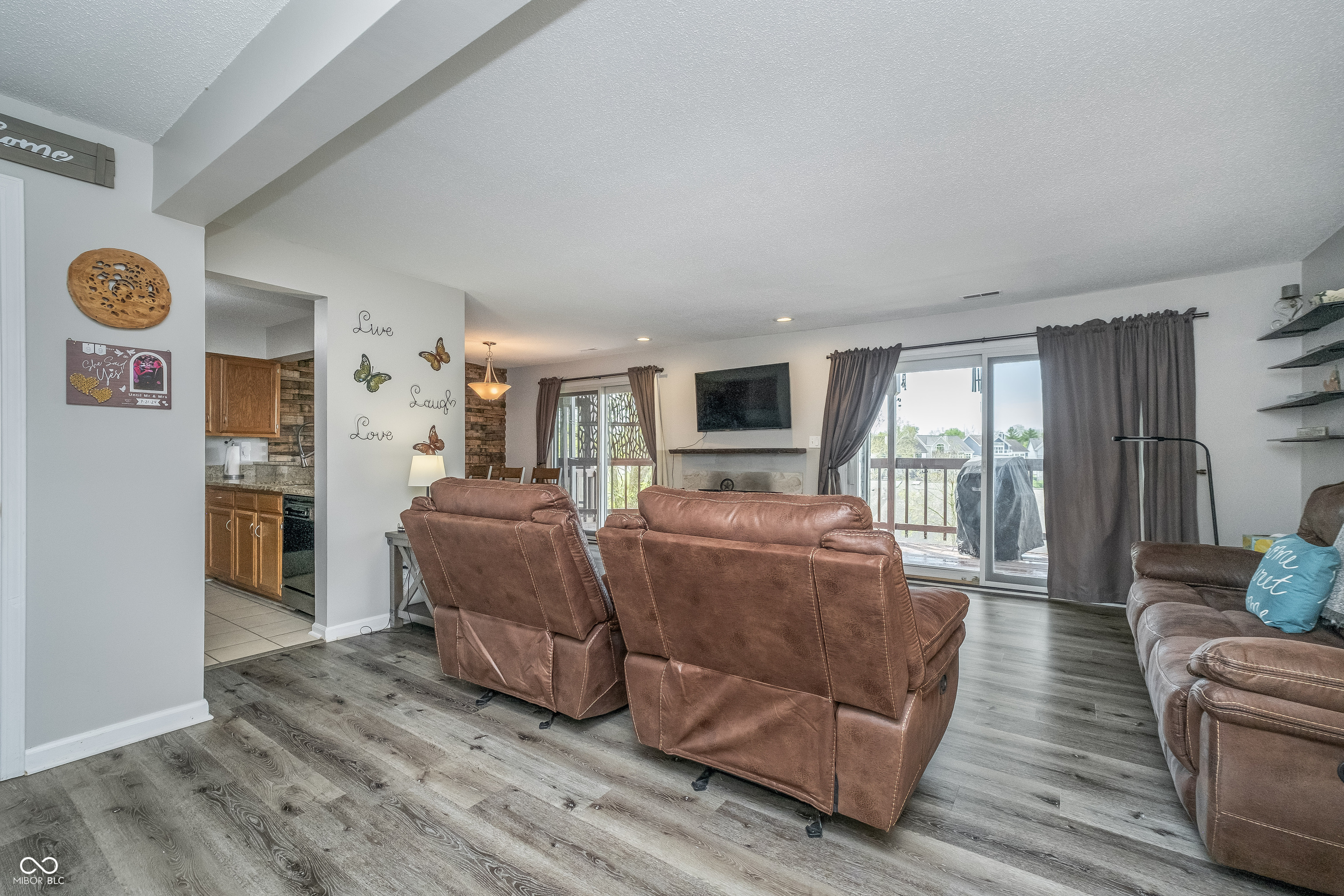 8140 Shorewalk Drive