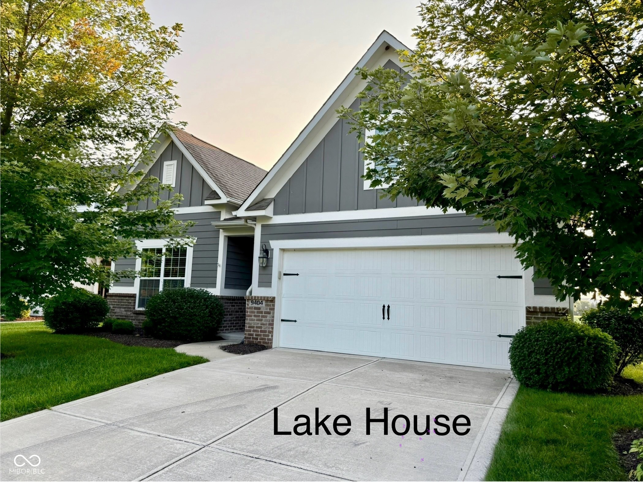 9404 Crystal River Drive