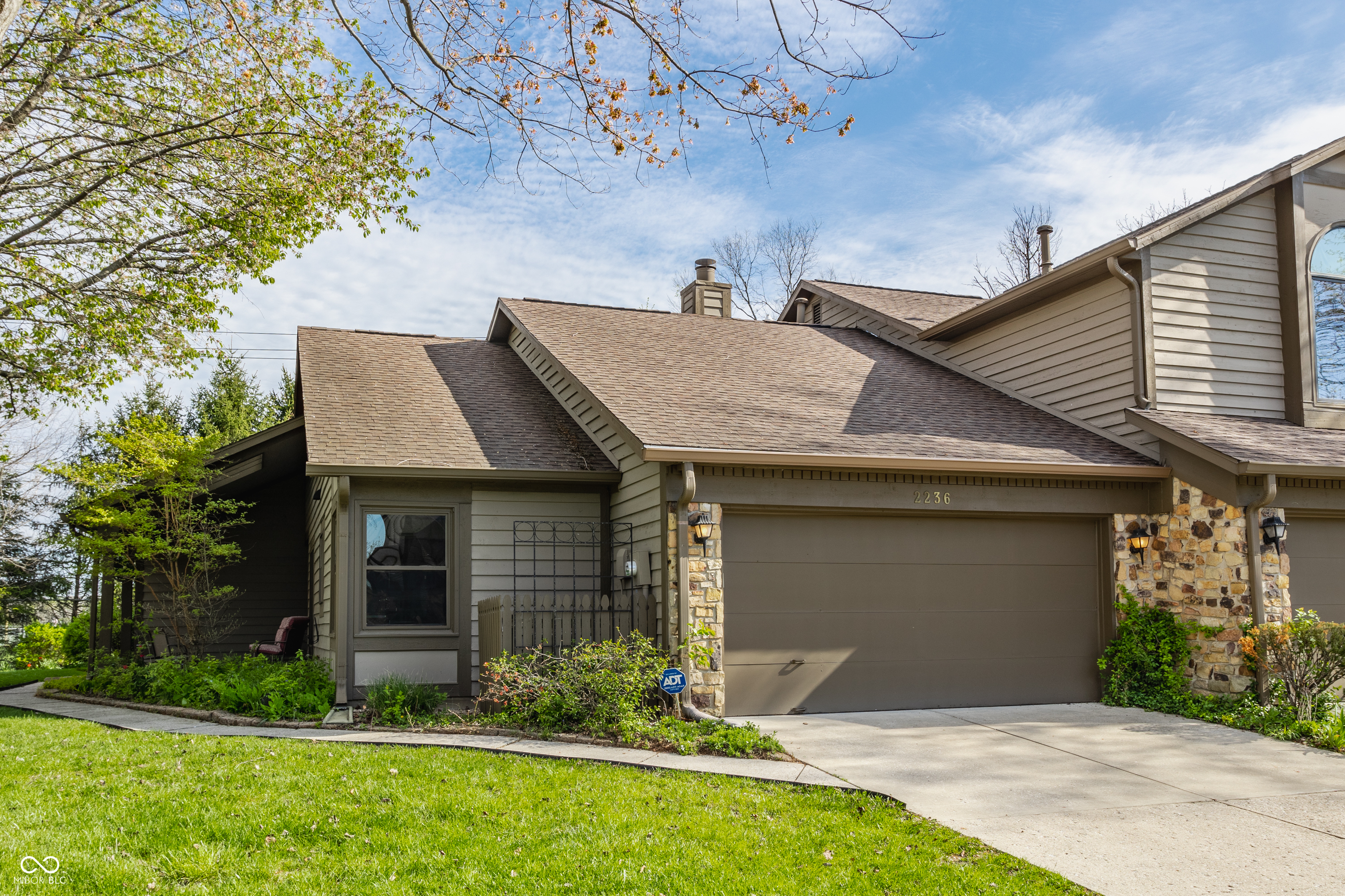 2236 Calaveras Way