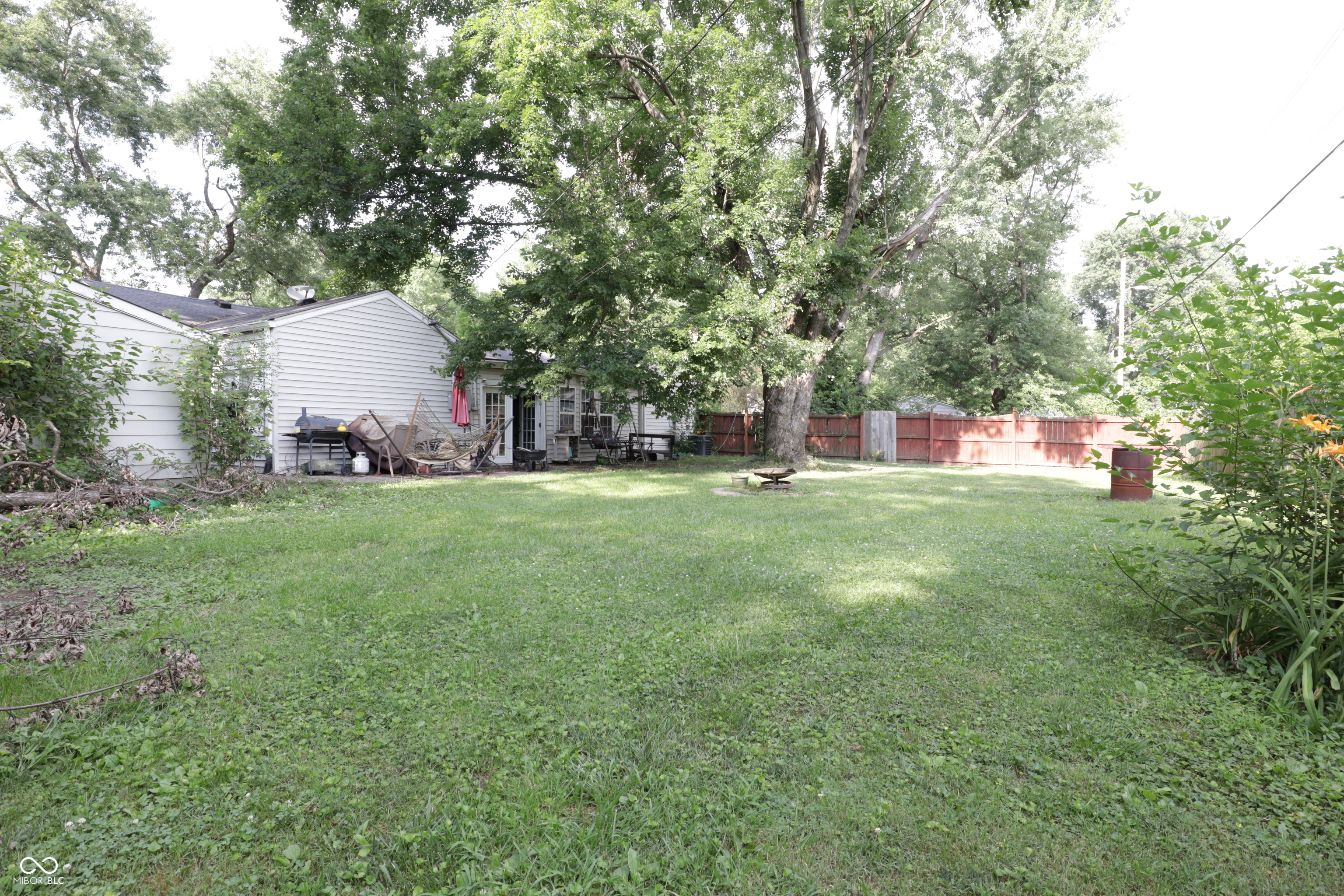 2735 Canterbury Lane