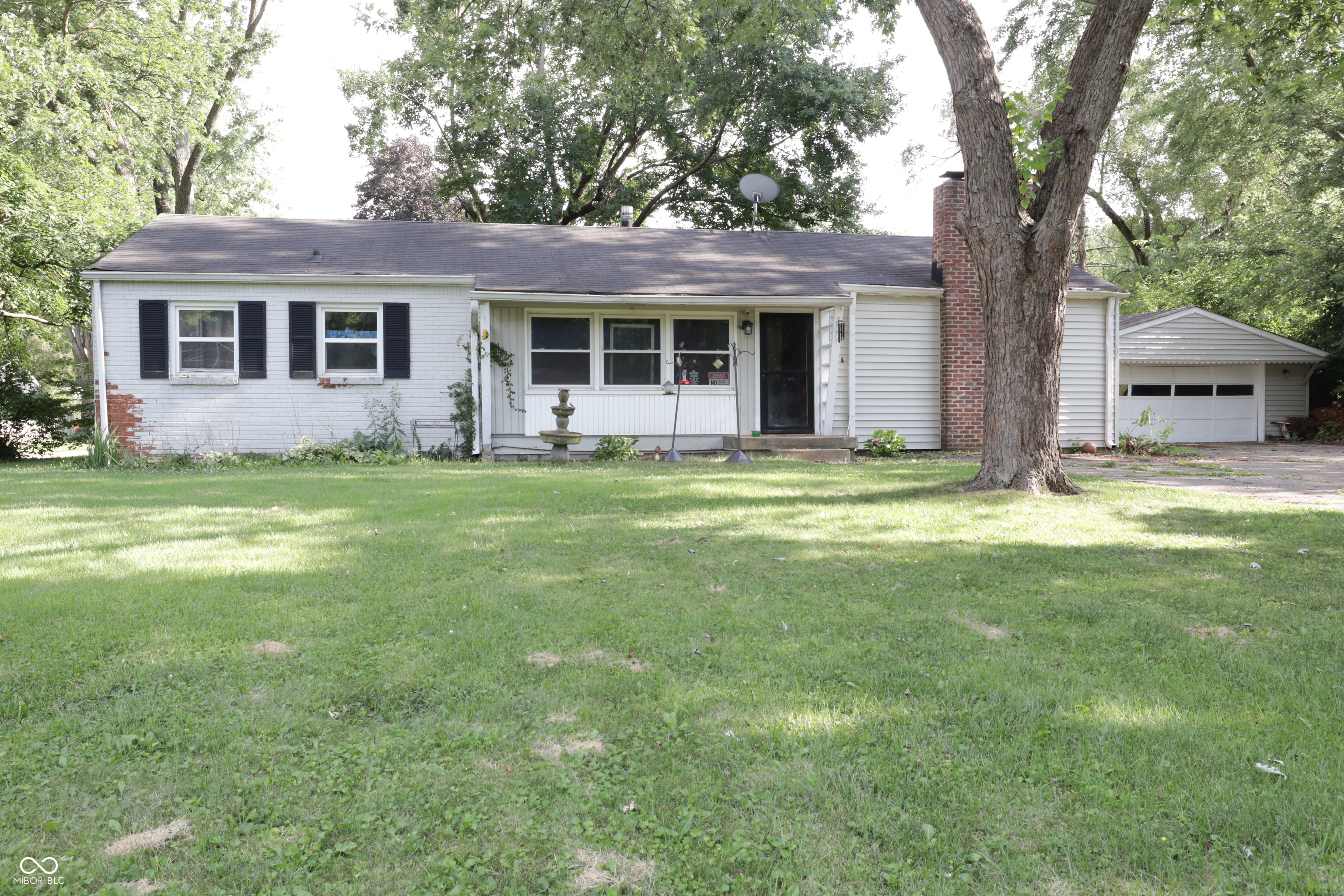 2735 Canterbury Lane