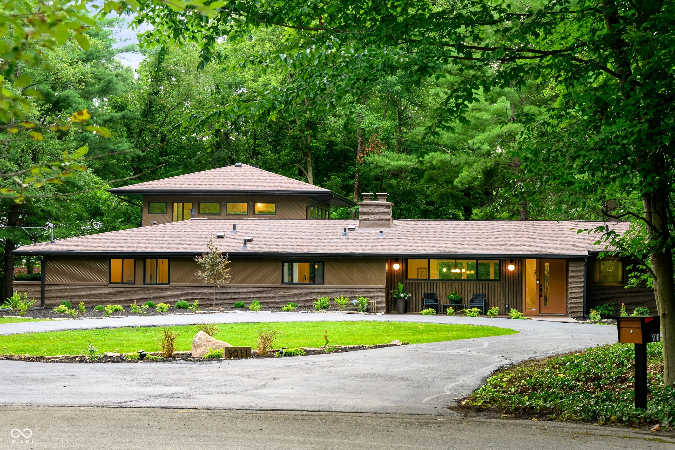 9011 Dunsmuir Drive