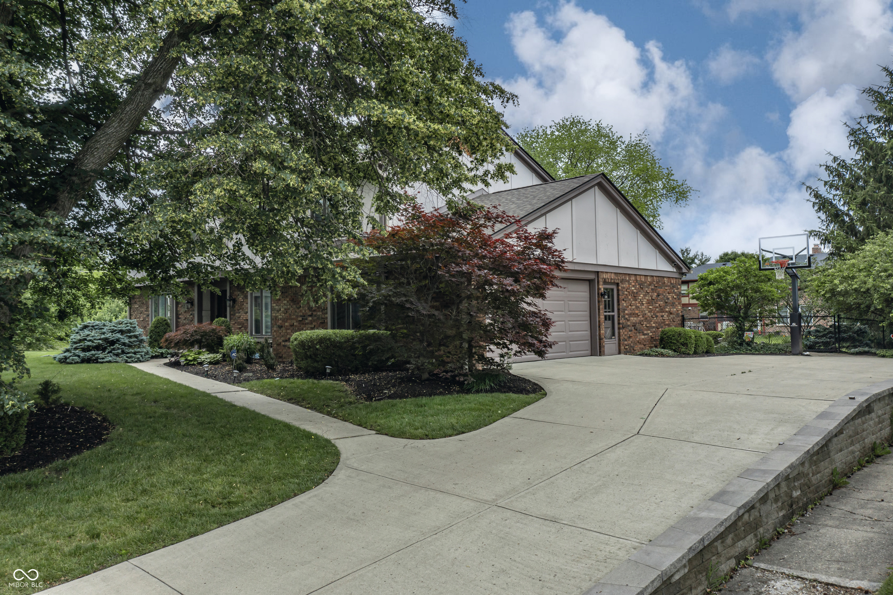 9039 Ironwood Court