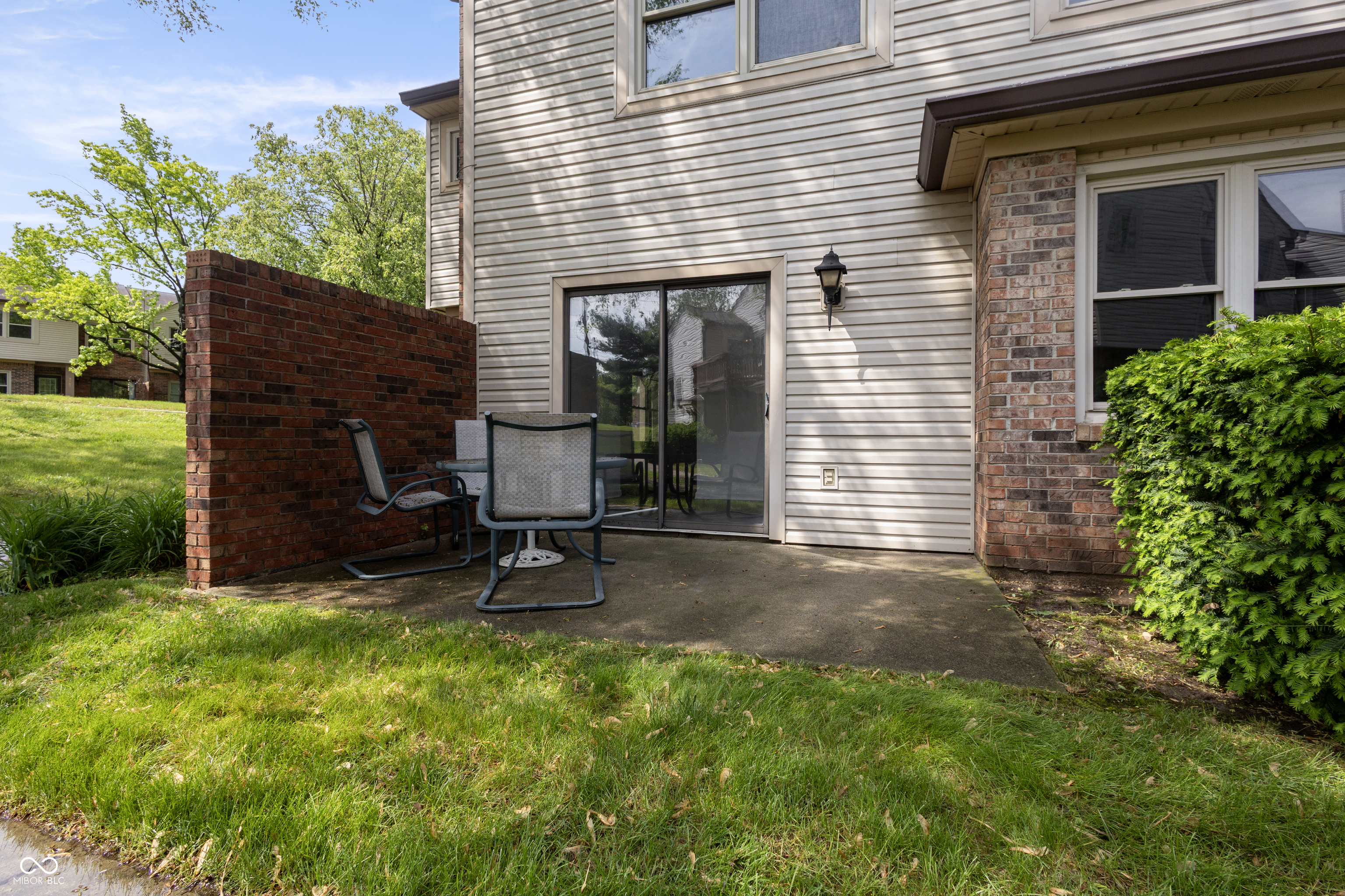9572 Maple Way