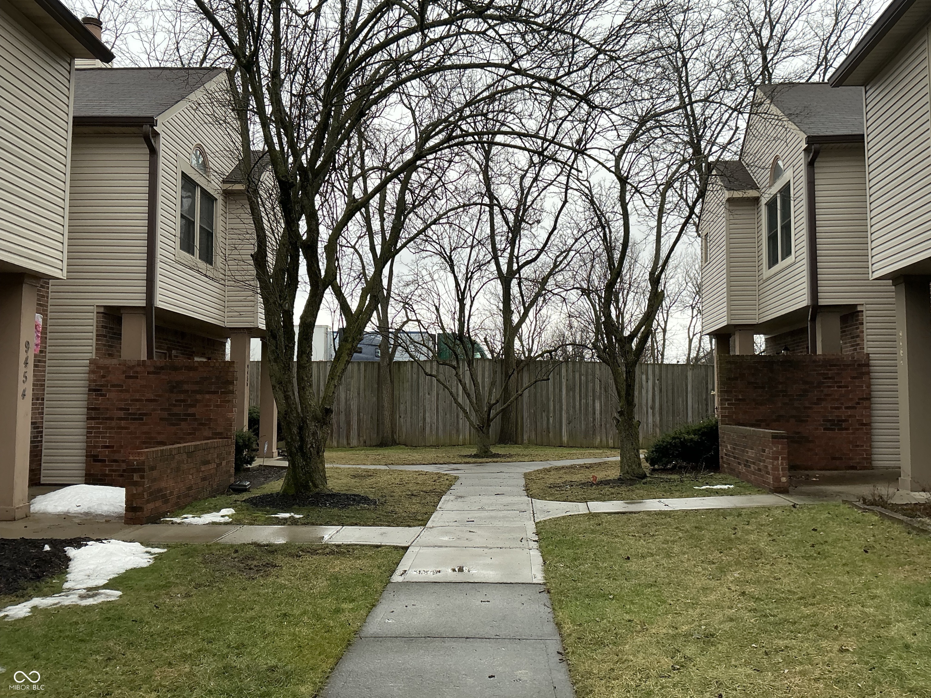 9452 Maple Way