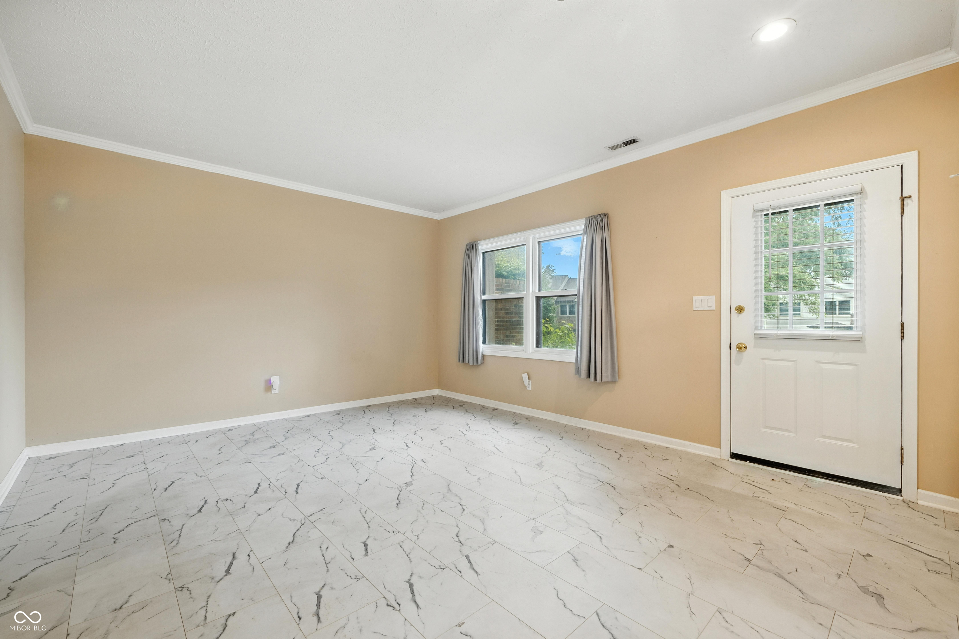 9569 Maple Way