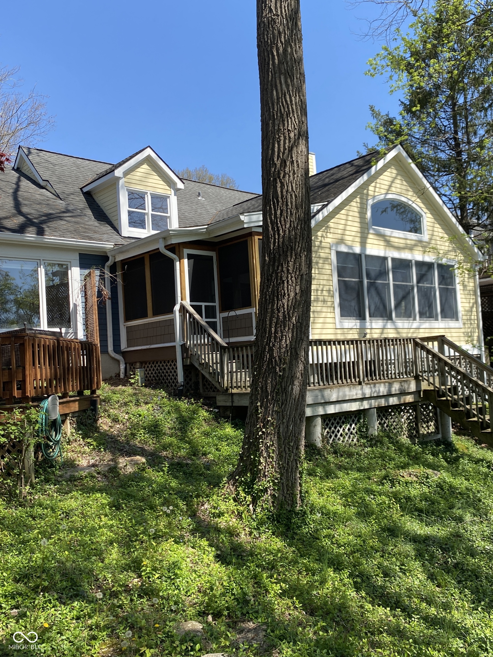 1915 Seaport Drive