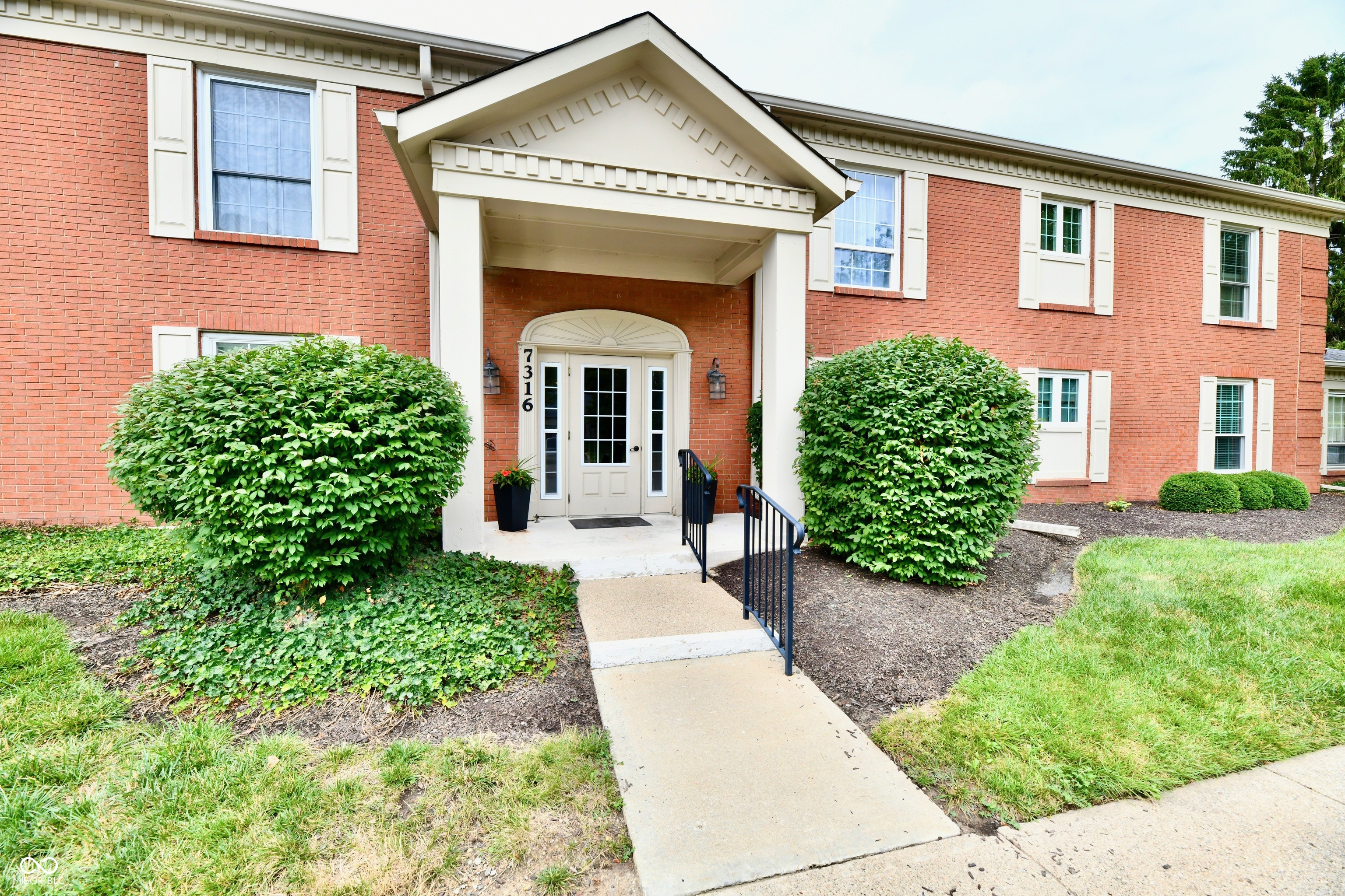 7316 Lions Head Drive