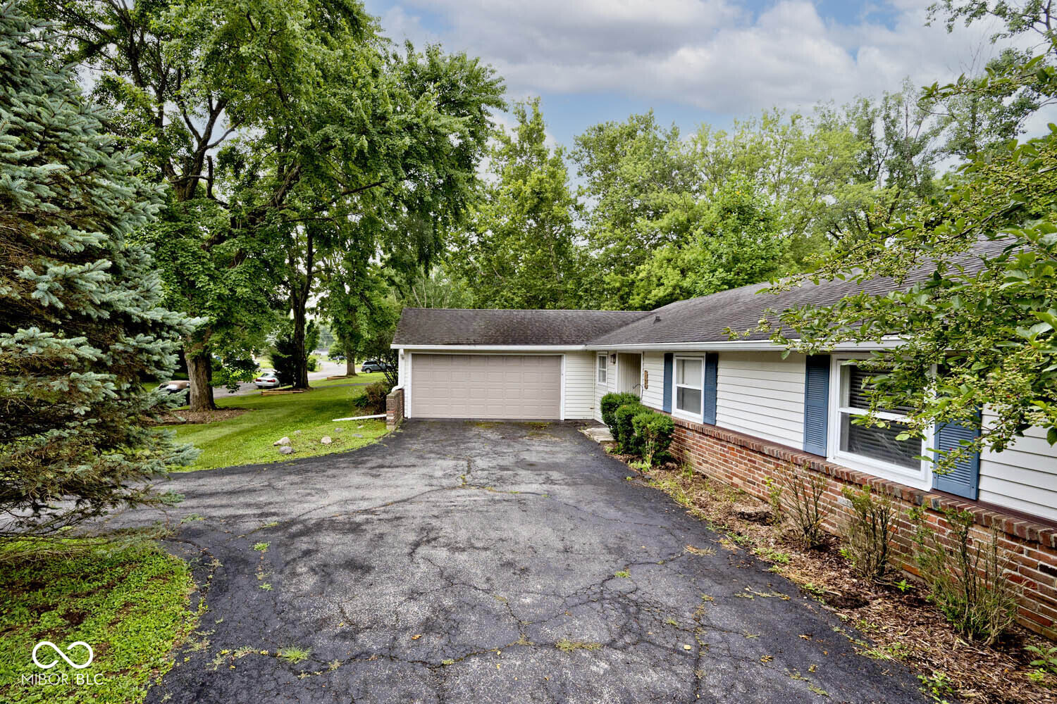 7126 Woodside Drive