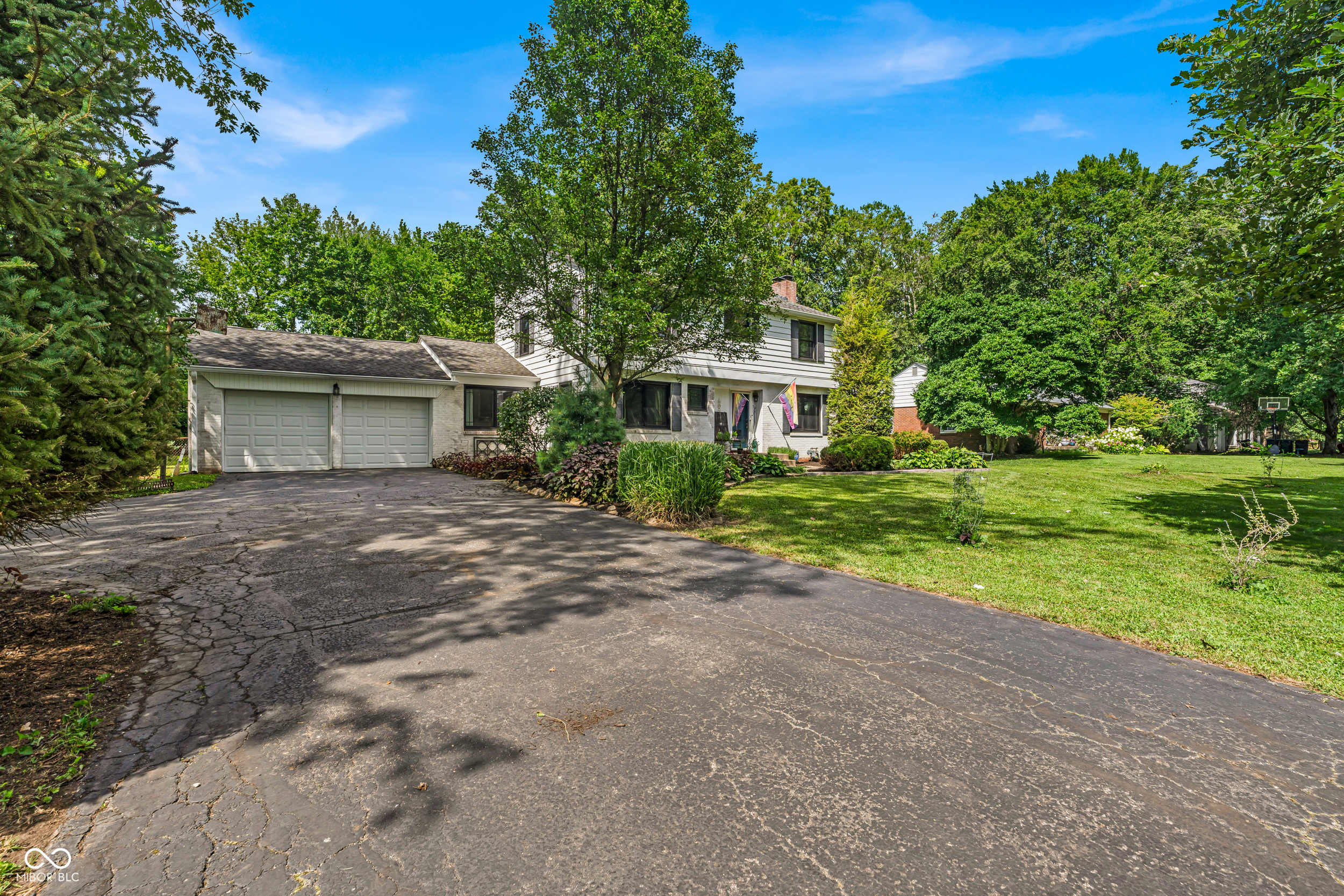 926 Oakwood Trail