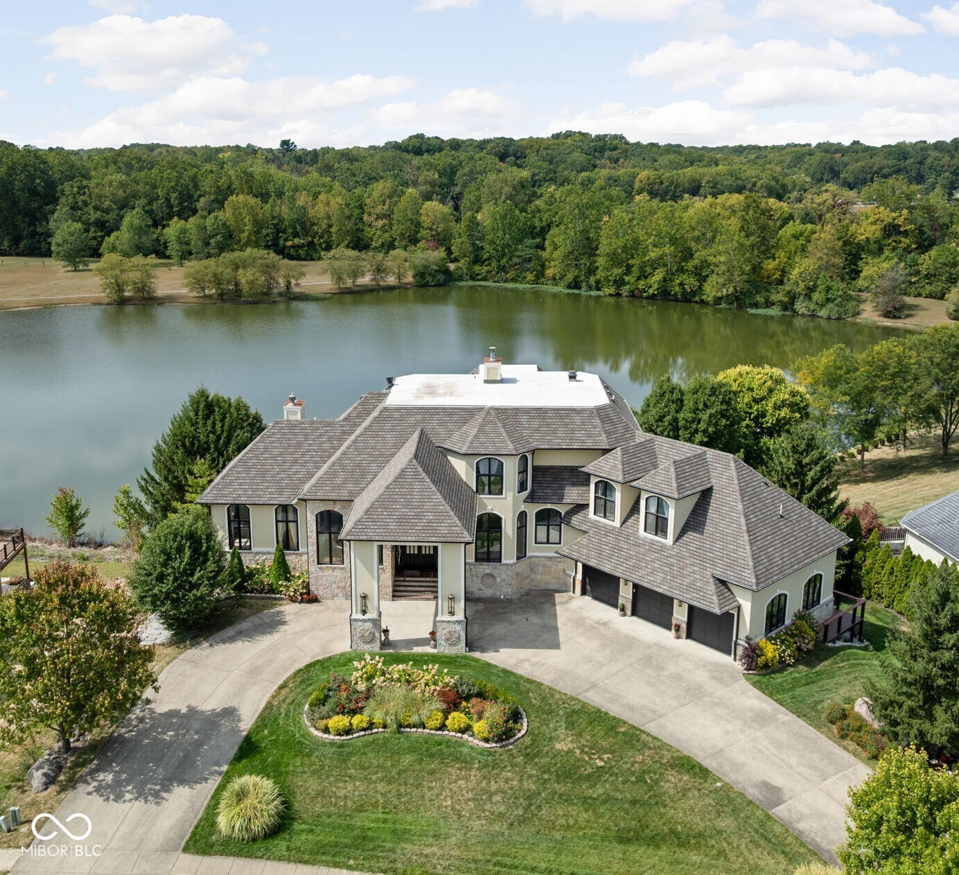 8816 Waterside Drive