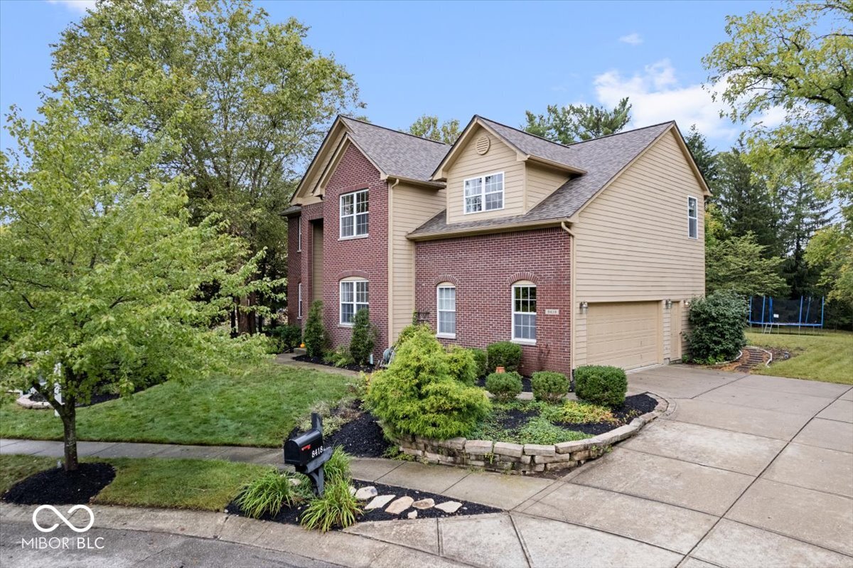 8418 Mesic Court