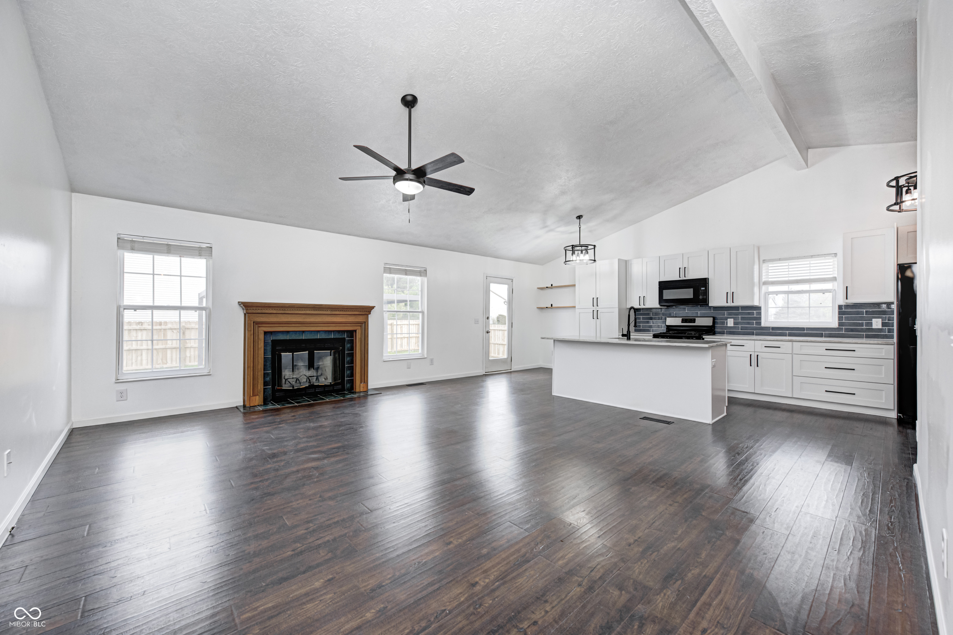 6036 Terrytown Parkway