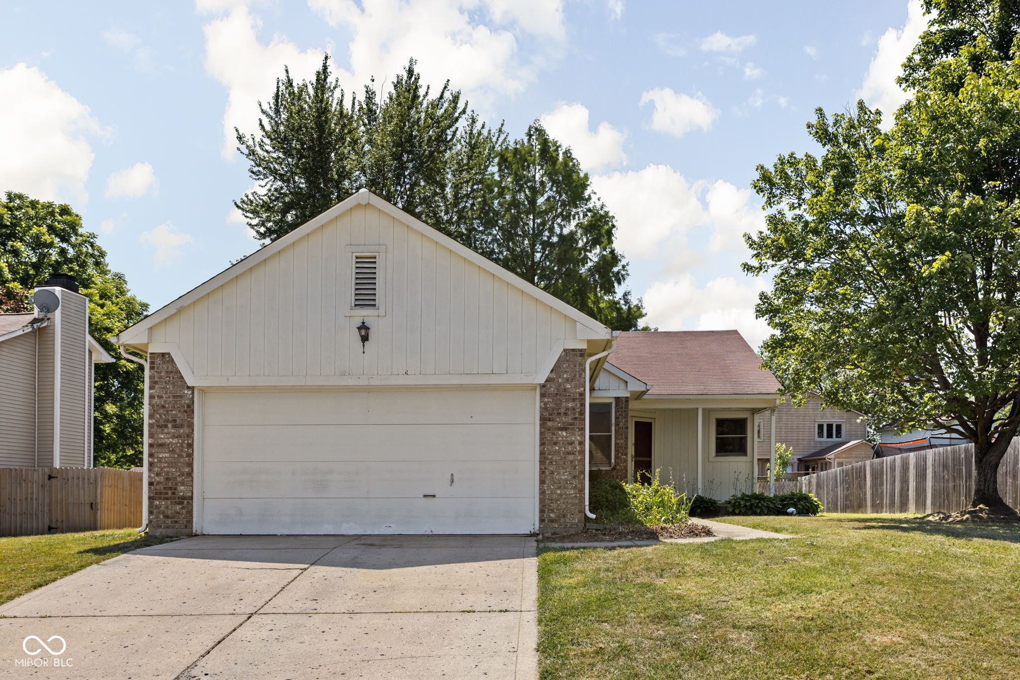 6118 Bethesda Way