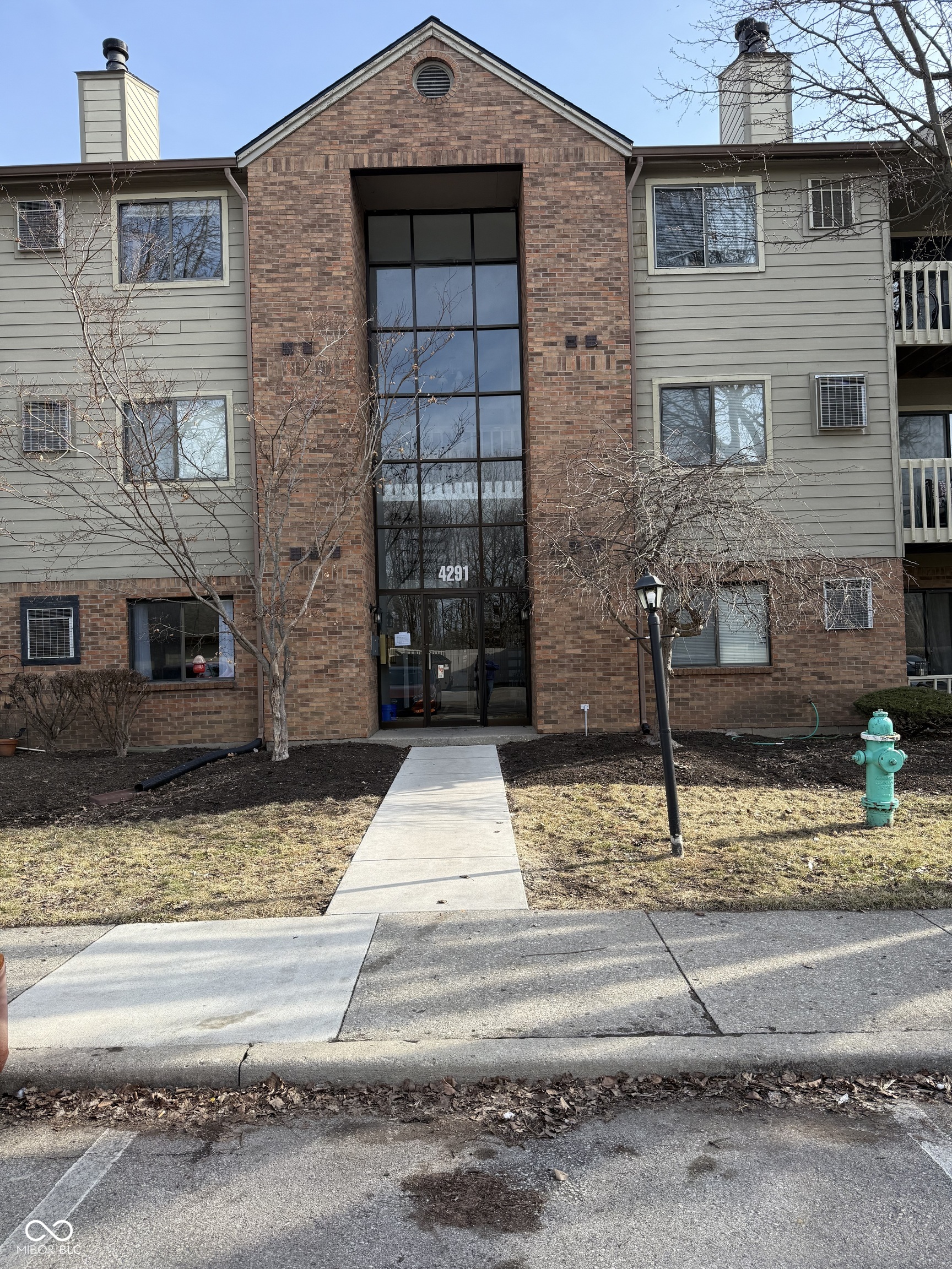 4291 Village Parkway W Circle