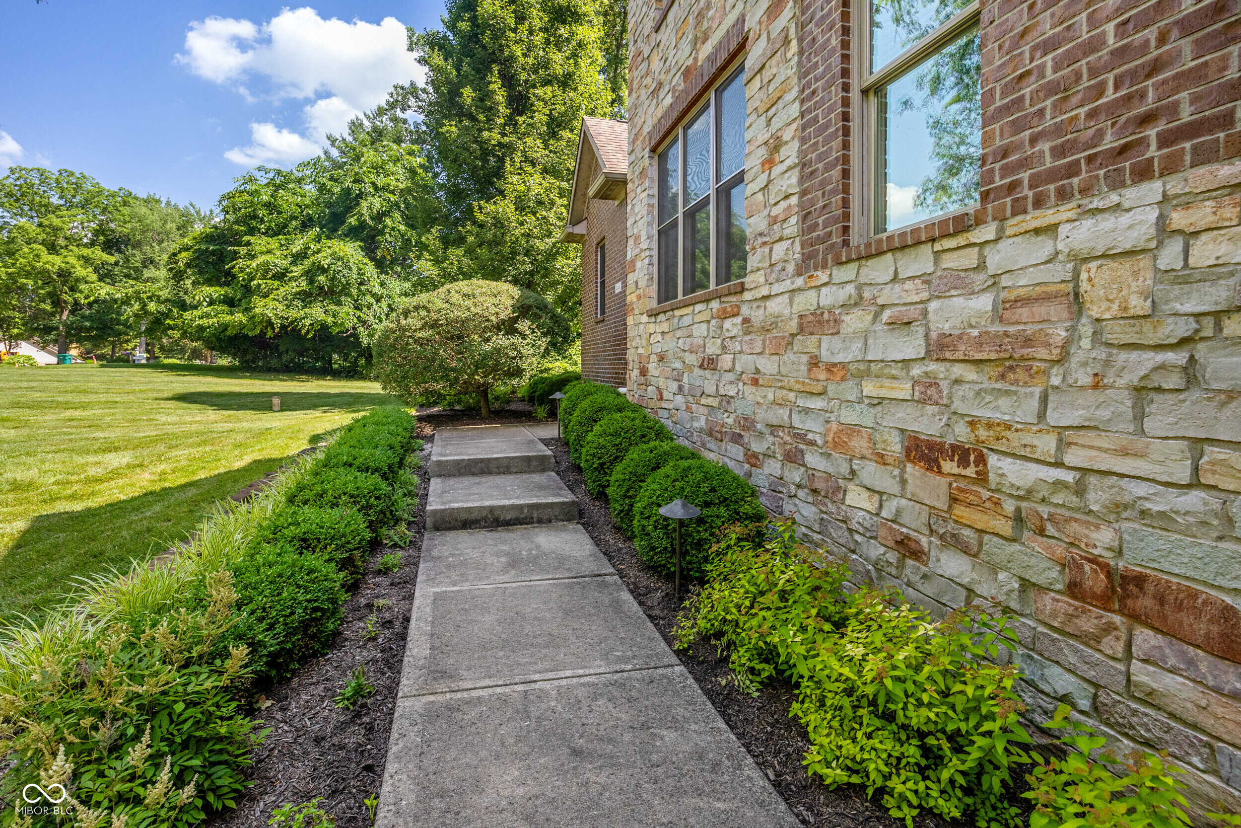 4446 Lakeridge Drive