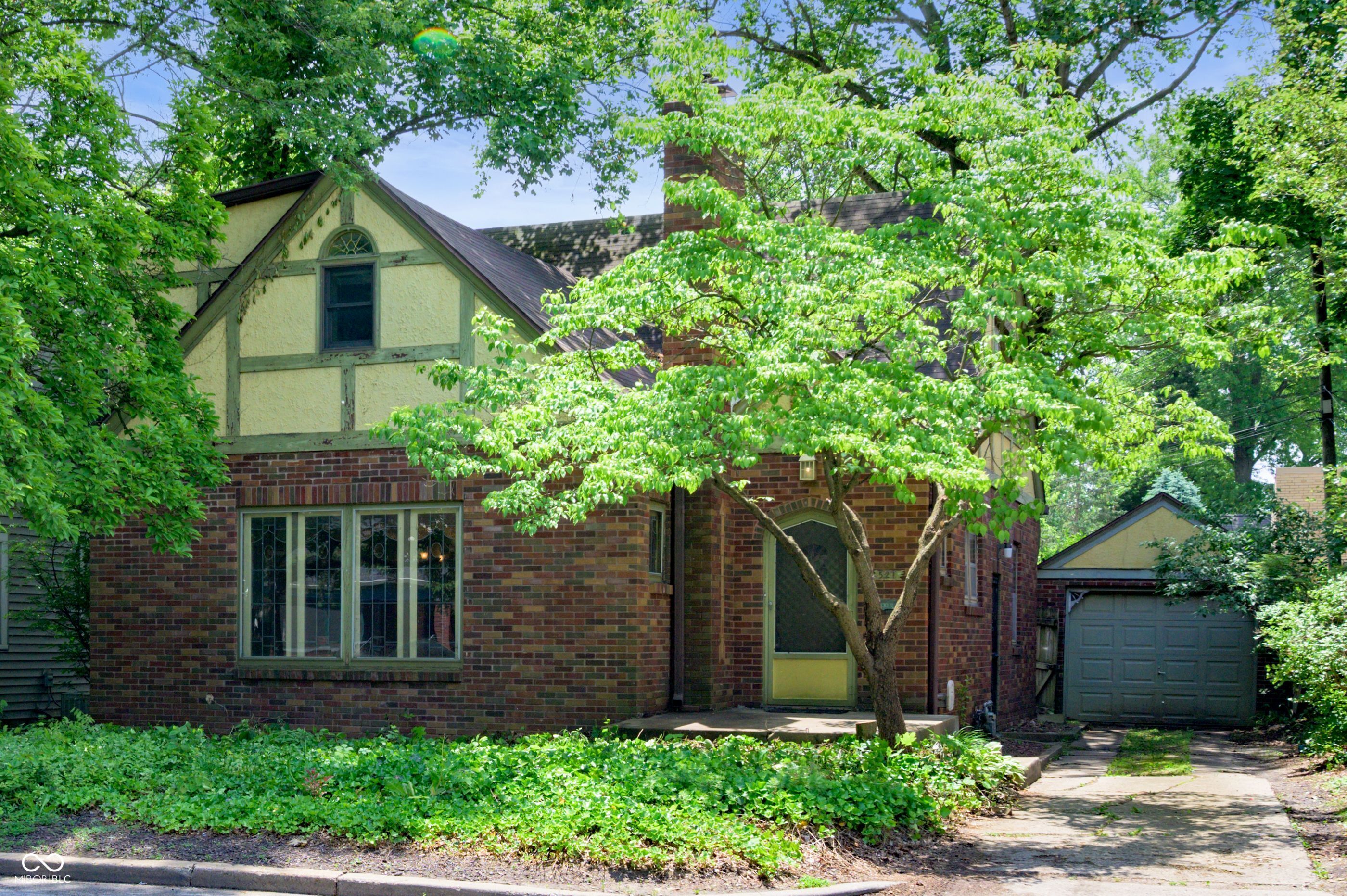 521 Kessler Blvd E Drive