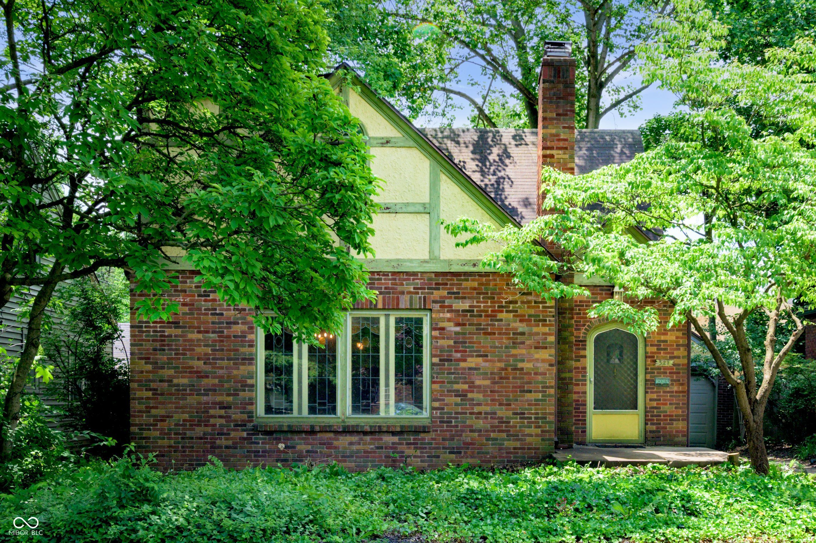521 Kessler Blvd E Drive