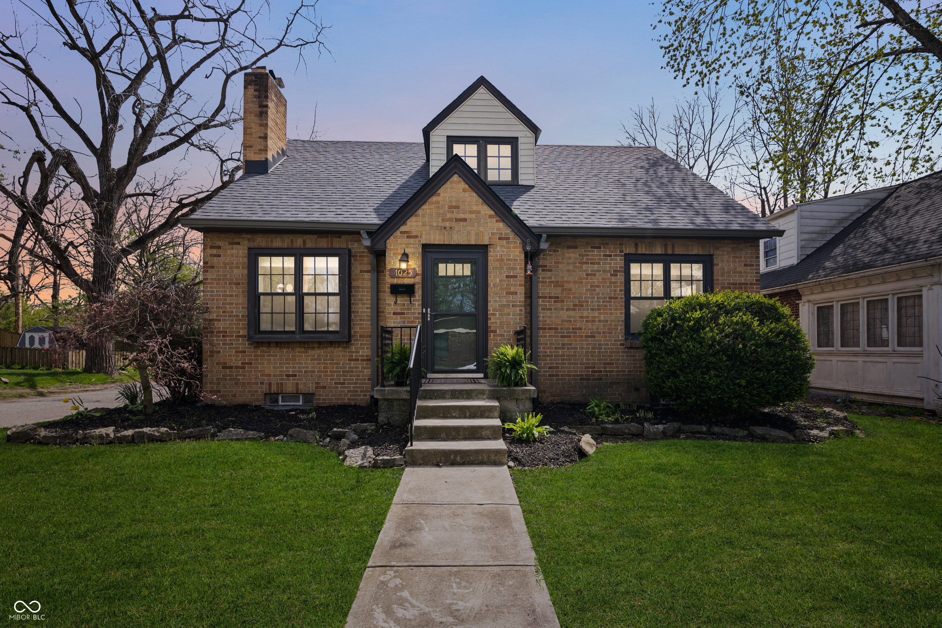 1025 E 60th Street
