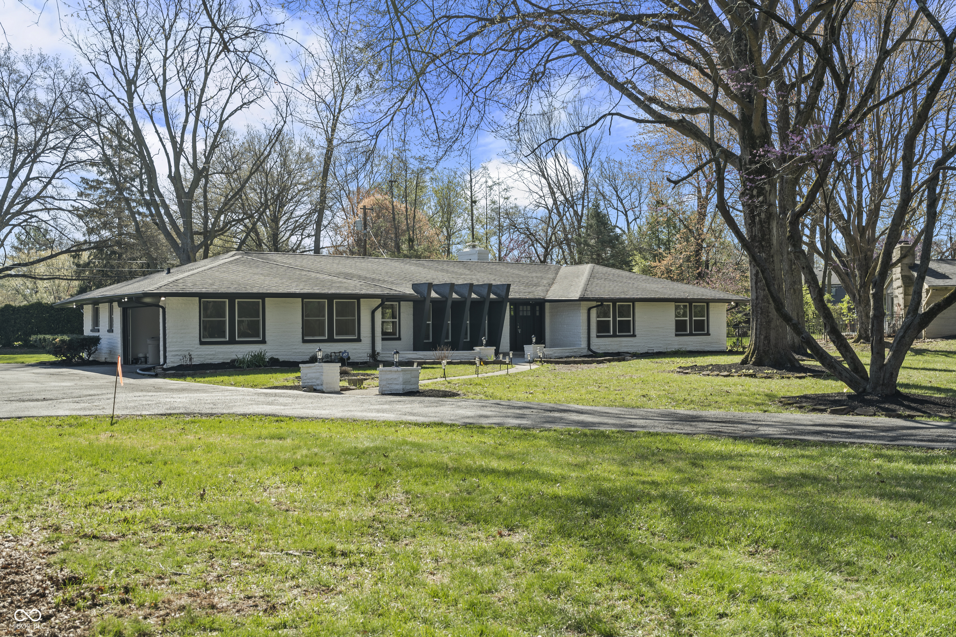 6025 Crows Nest Drive