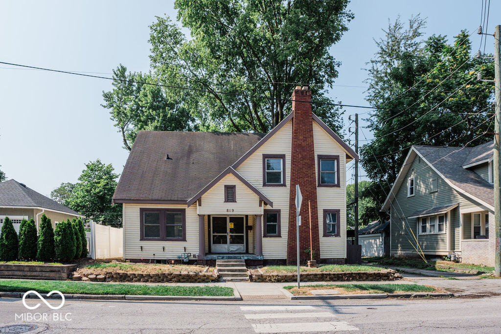 819 E 49th Street
