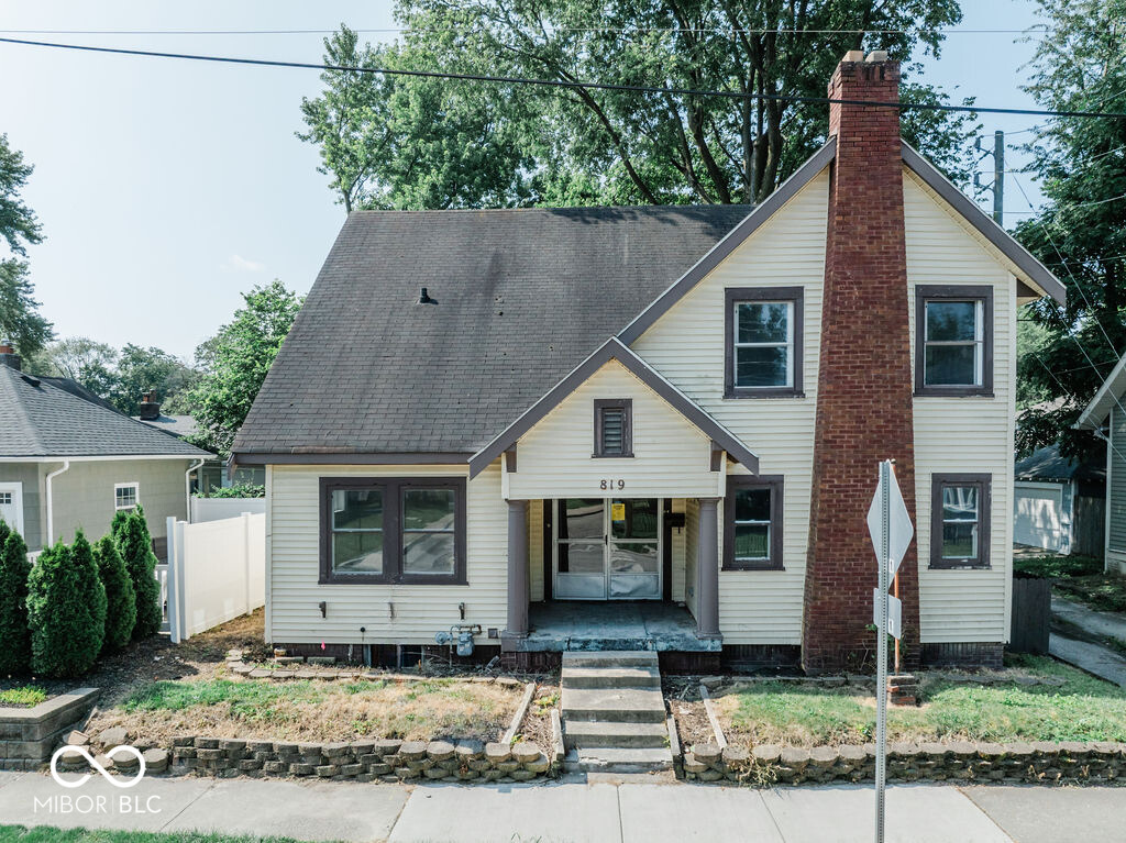 819 E 49th Street