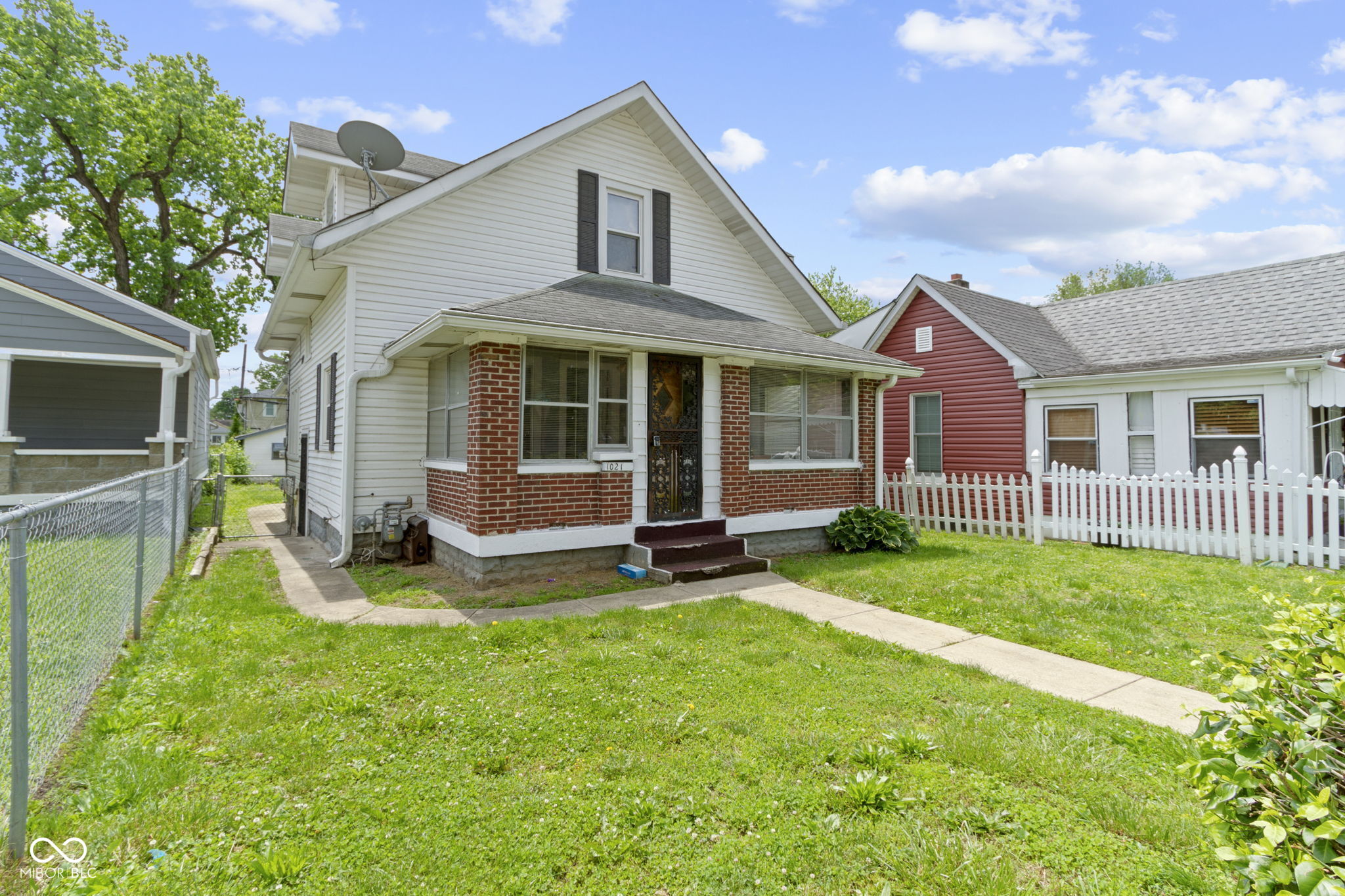 1021 W 37th Street