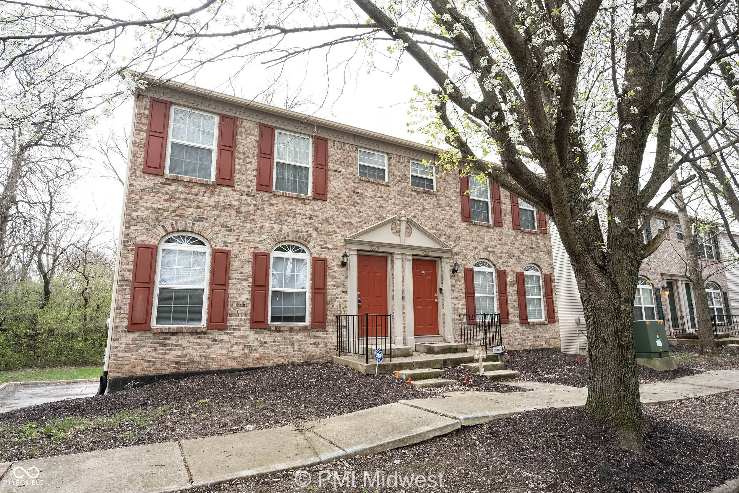 3220 River Villa Way