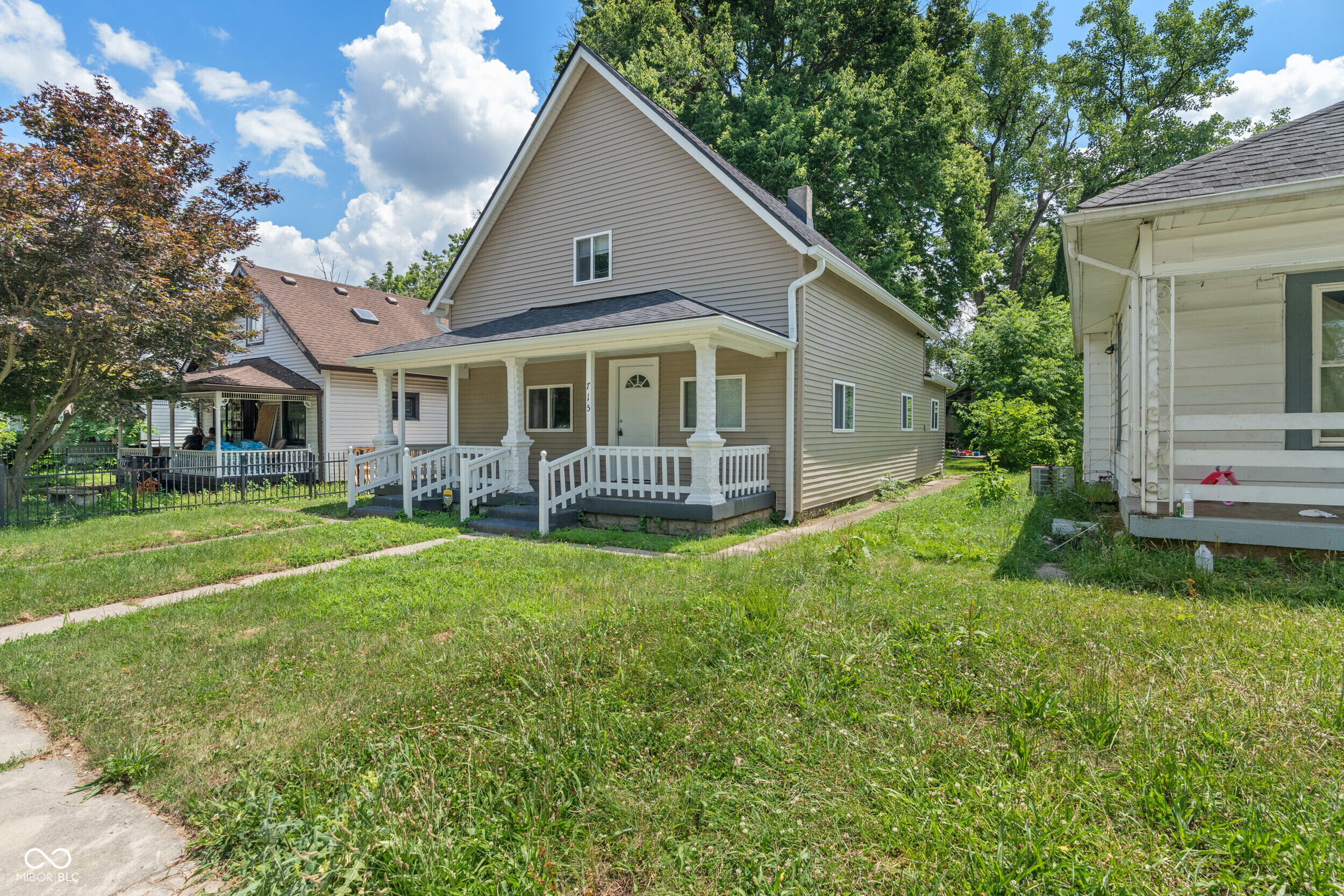 713 W 32nd Street