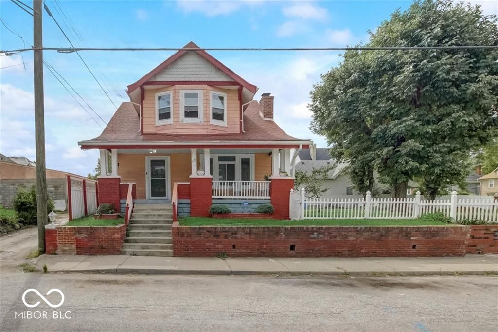 415 E 32nd Street