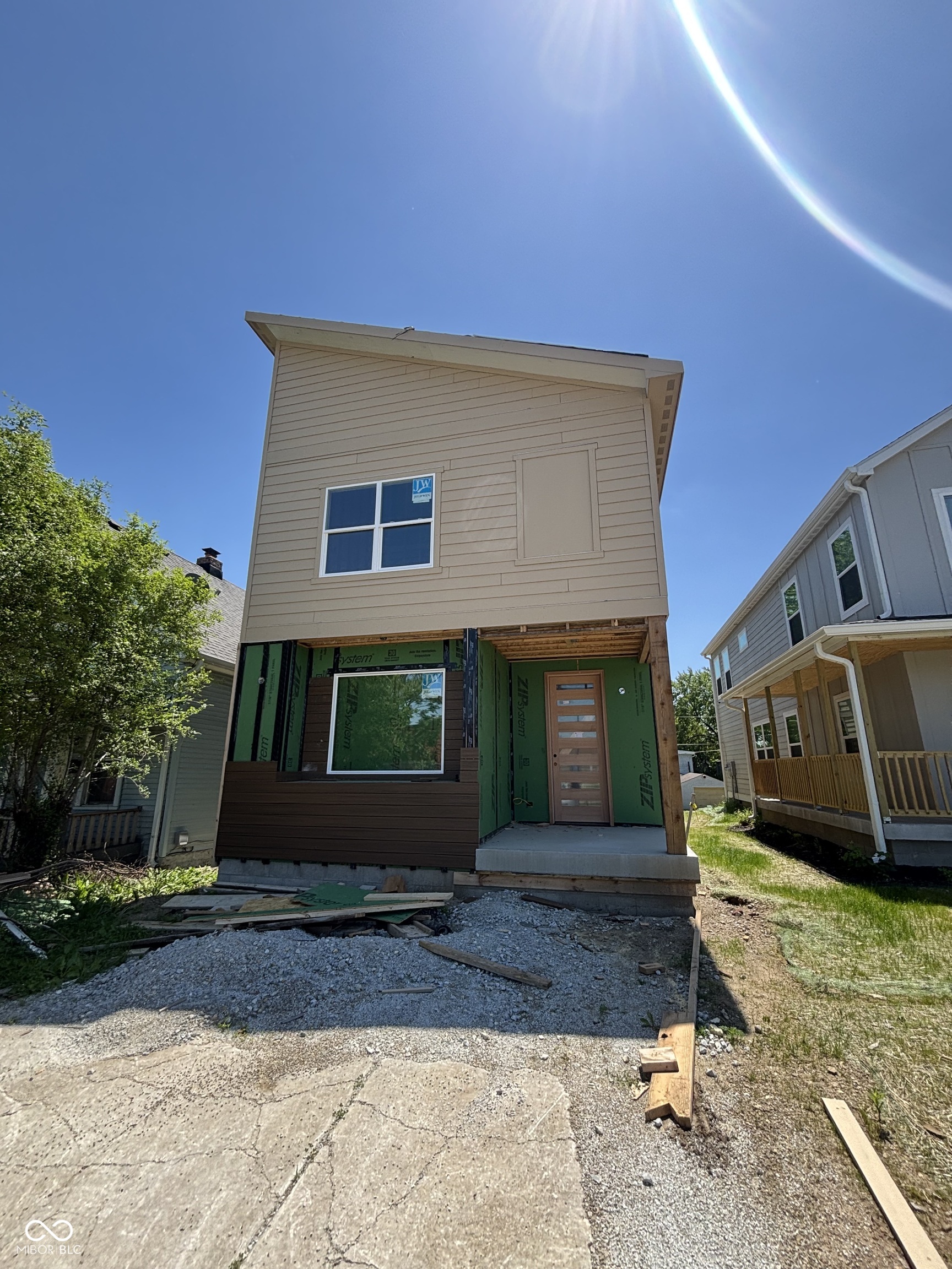 741 W Roache Street
