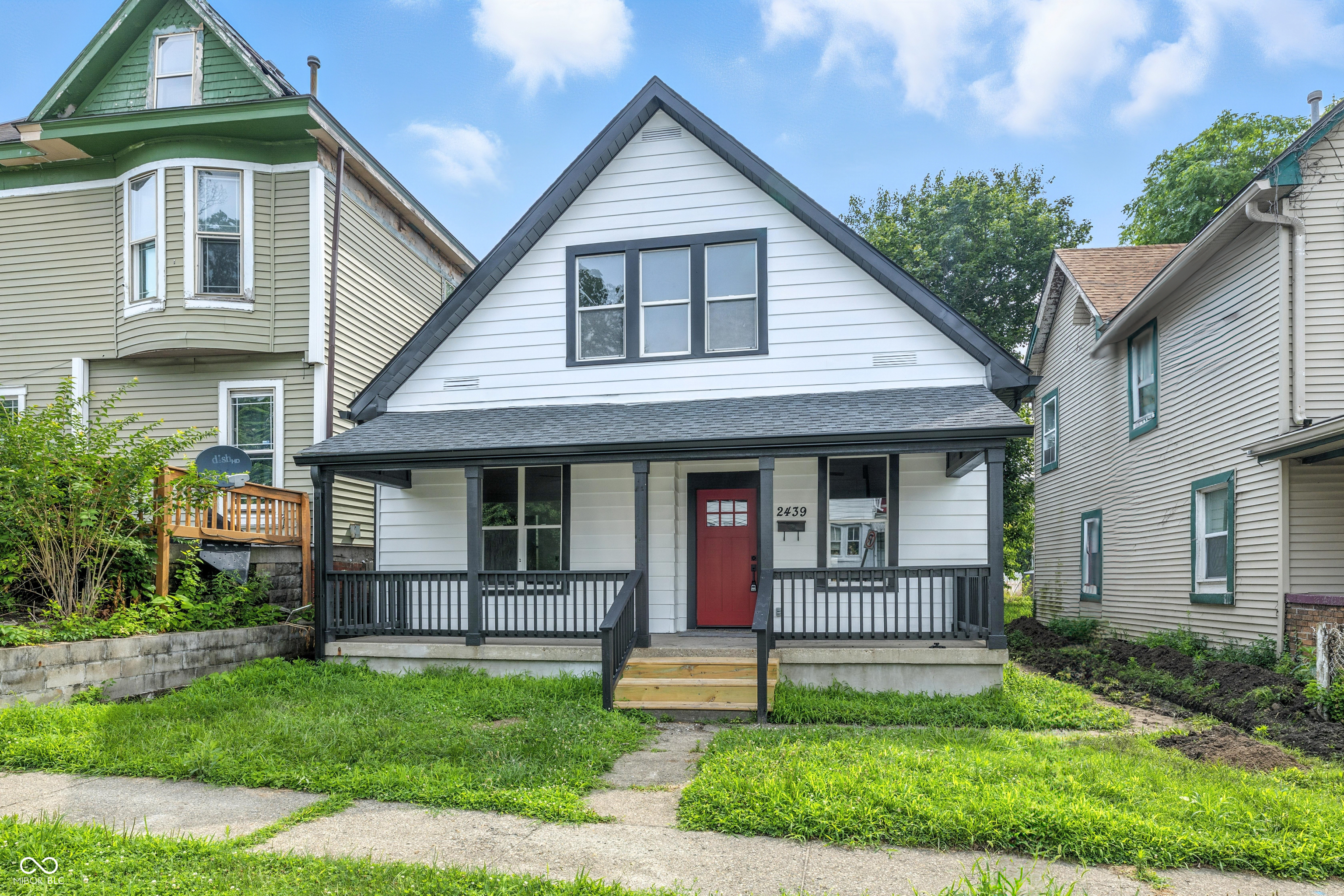 2439 N Kenwood Avenue