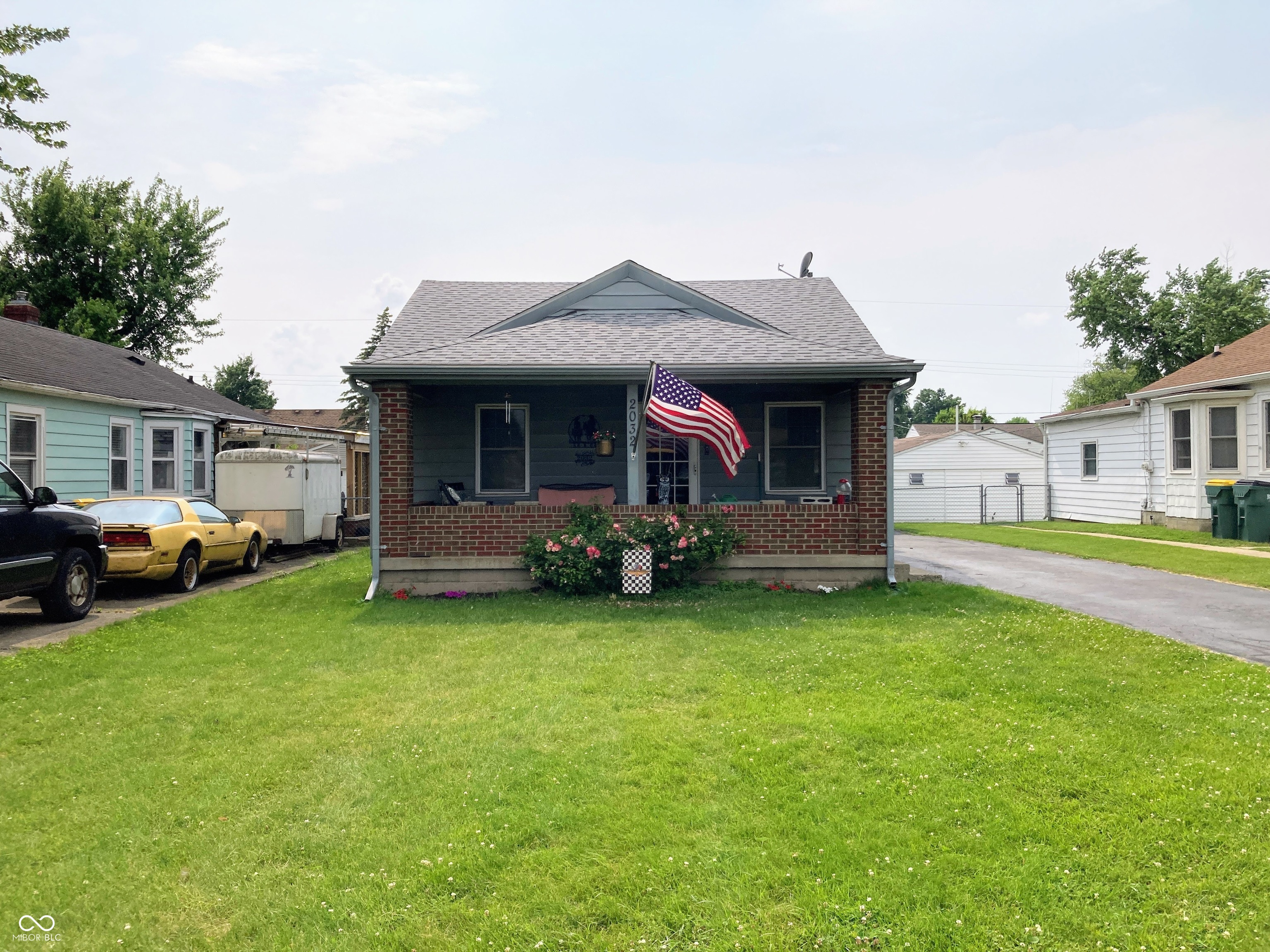 2032 N Auburn Street