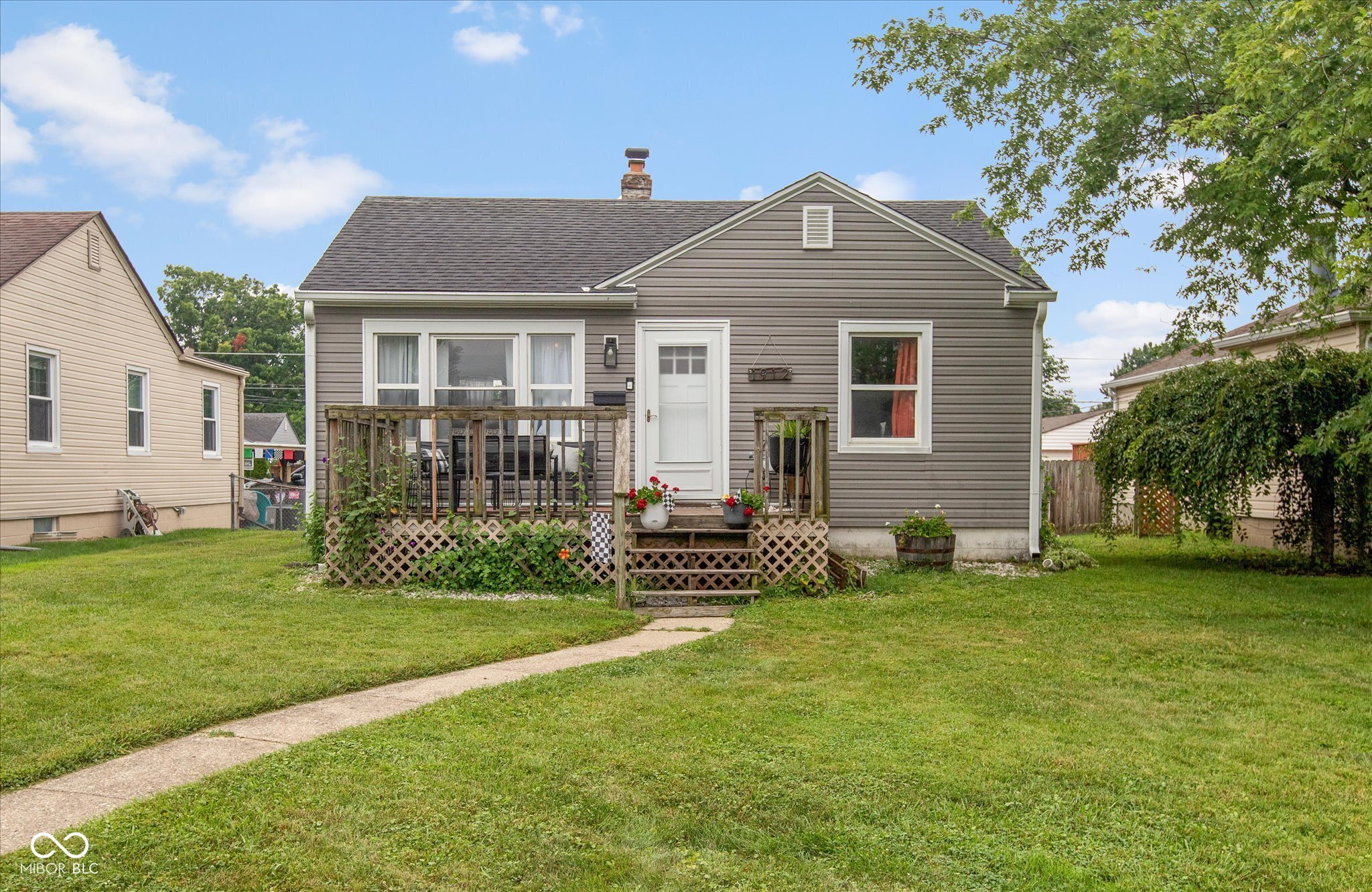 1912 N Auburn Street